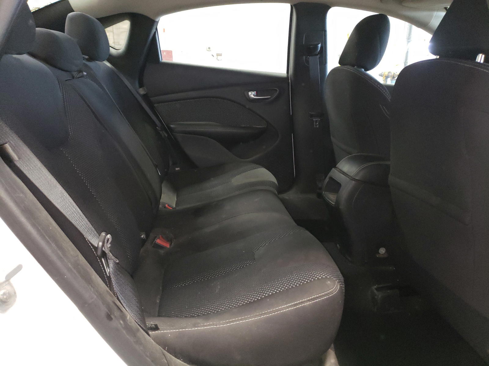 Photo 6 from auction – 2015 DODGE DART SXT with VIN 1C3CDFBB1FD104912