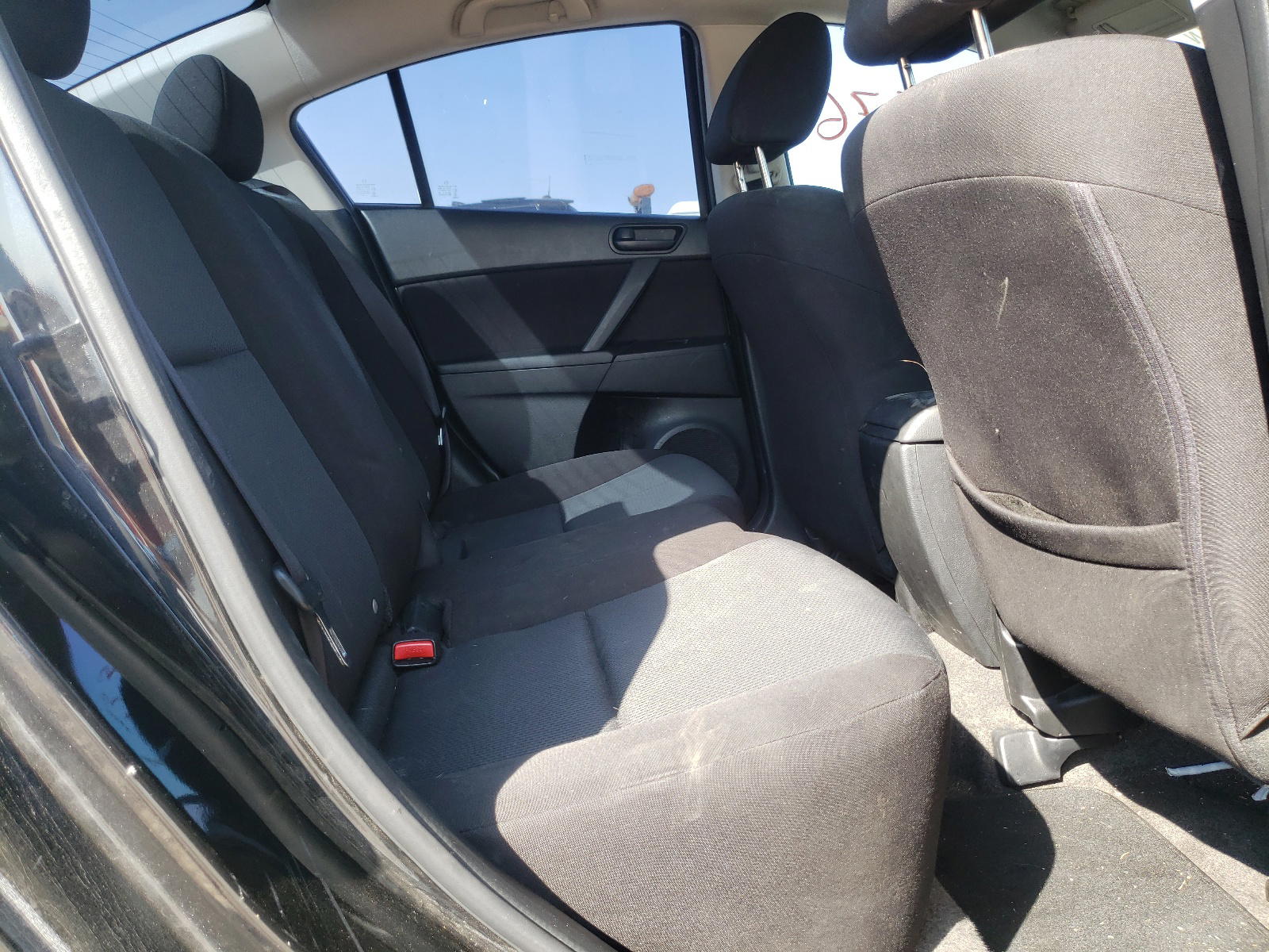Photo 6 from auction – 2011 MAZDA 3 I with VIN JM1BL1UF3B1408302