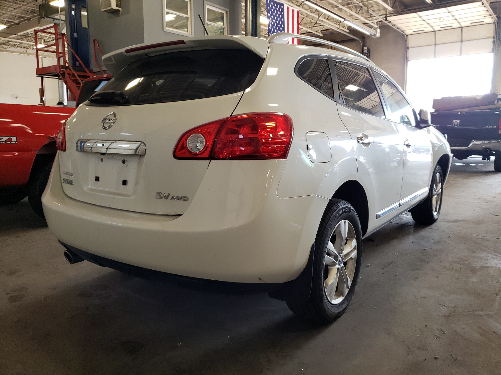 Photo 4 from auction – 2013 NISSAN ROGUE S with VIN JN8AS5MV2DW607462