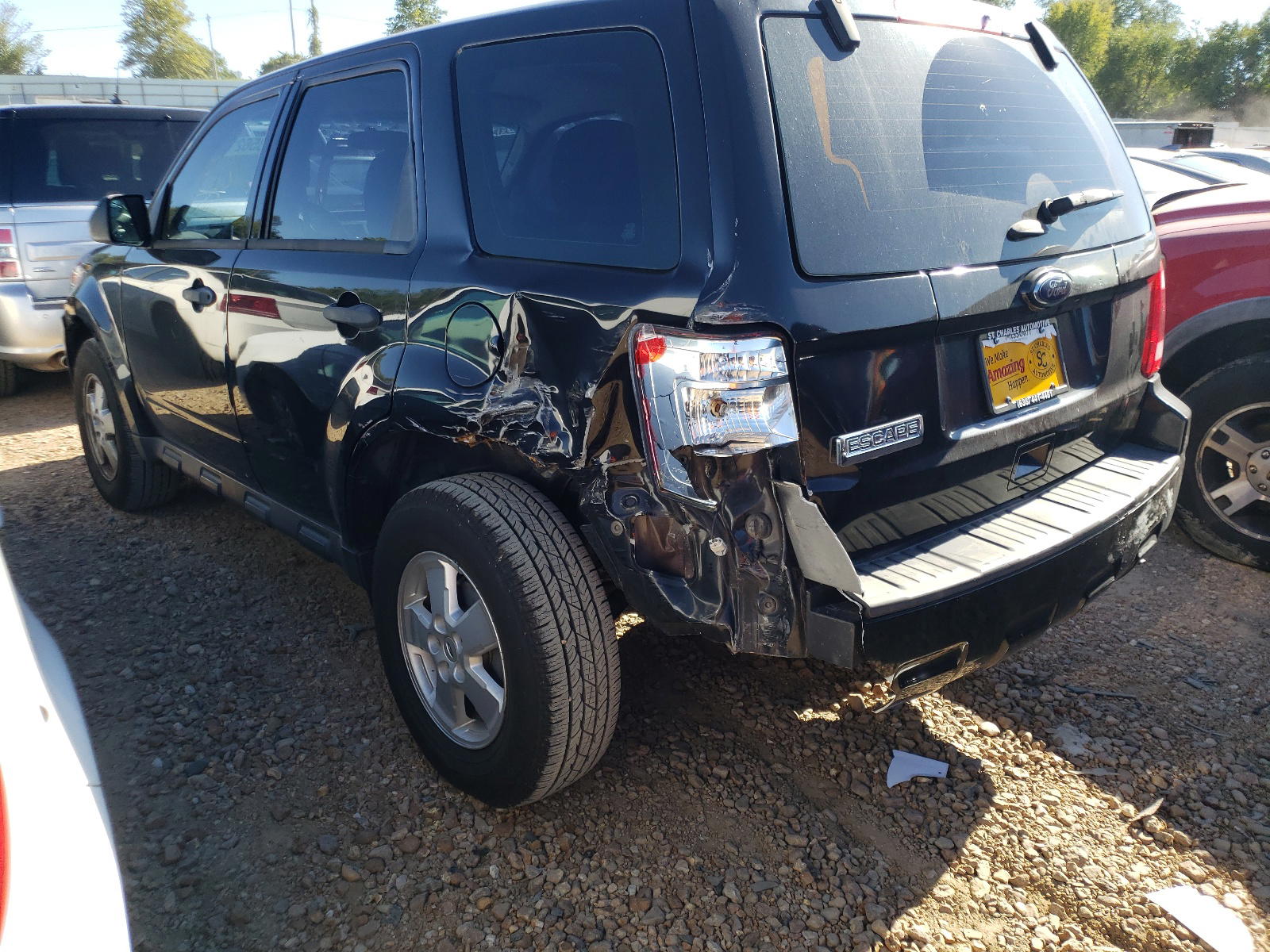 Photo 3 from auction – 2011 FORD ESCAPE XLS with VIN 1FMCU9C74BKA88116