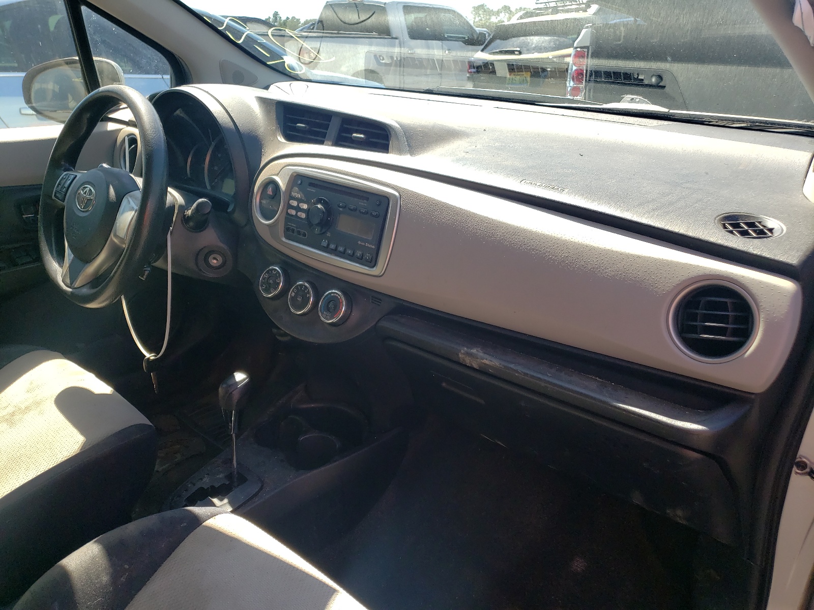 Photo 9 from auction – 2013 TOYOTA YARIS with VIN JTDKTUD37DD550287