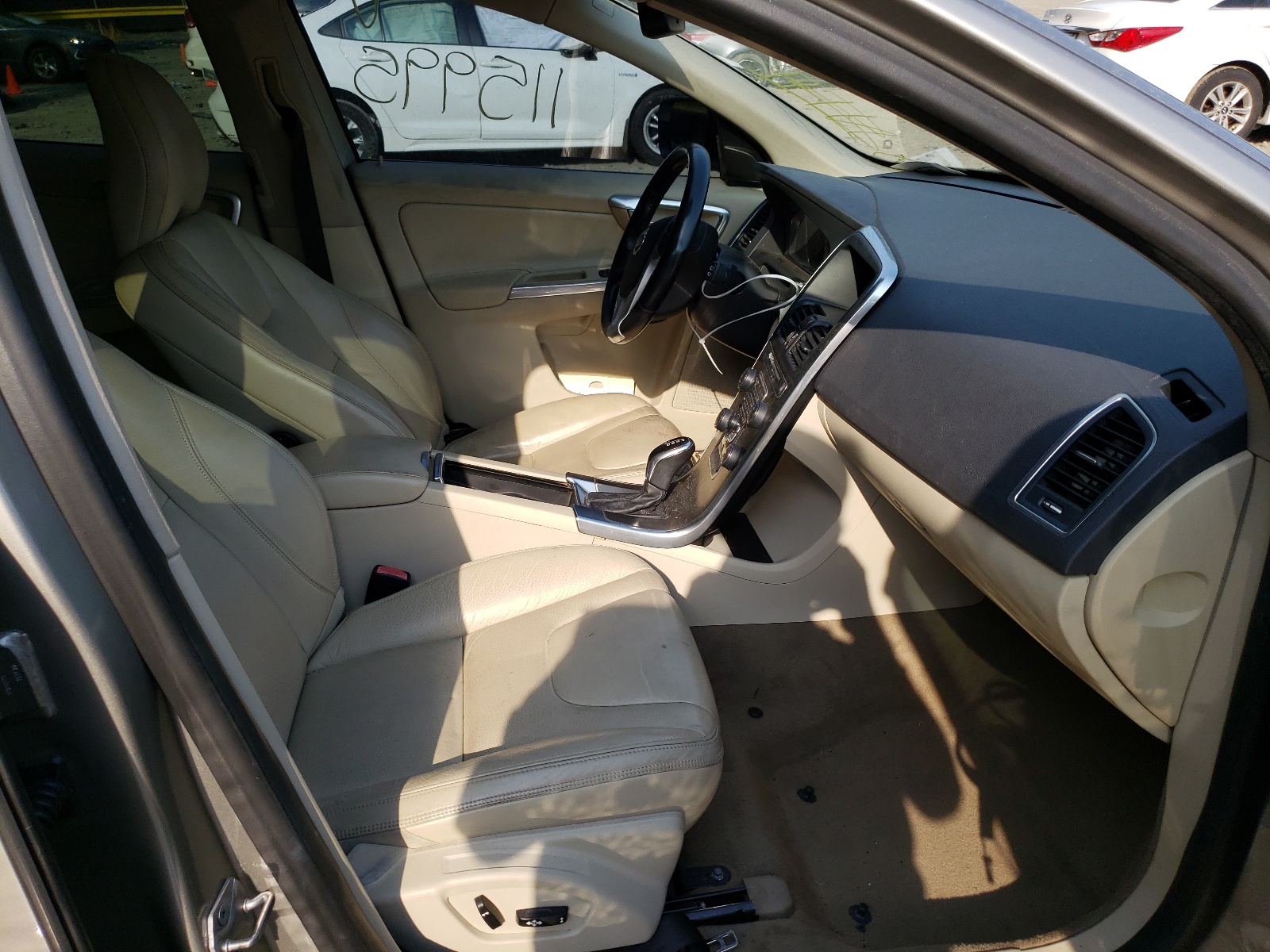 Photo 5 from auction – 2014 VOLVO XC60 3.2 with VIN YV4952DL1E2523769