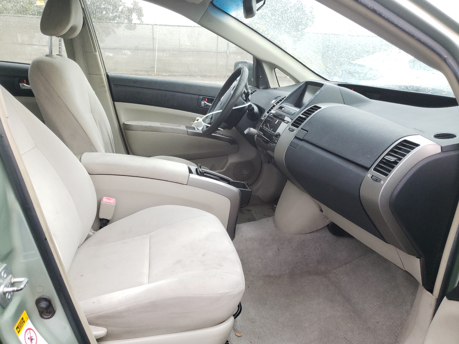 Photo 5 from auction – 2006 TOYOTA PRIUS with VIN JTDKB20U963130075