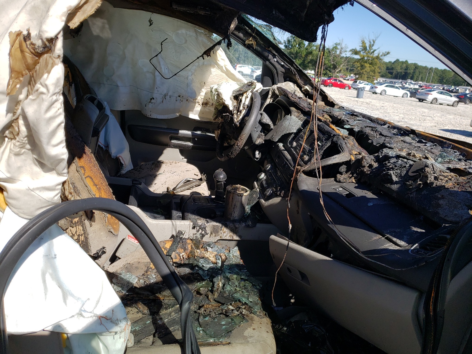 Photo 5 from auction – 2015 KIA SEDONA LX with VIN KNDMB5C11F6065880