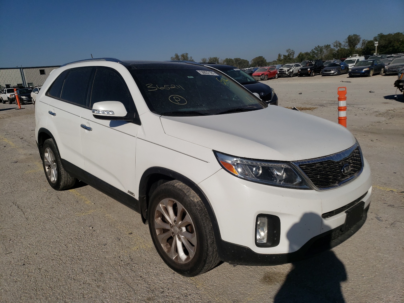 Photo 1 from auction – 2015 KIA SORENTO EX with VIN 5XYKUDA76FG653919