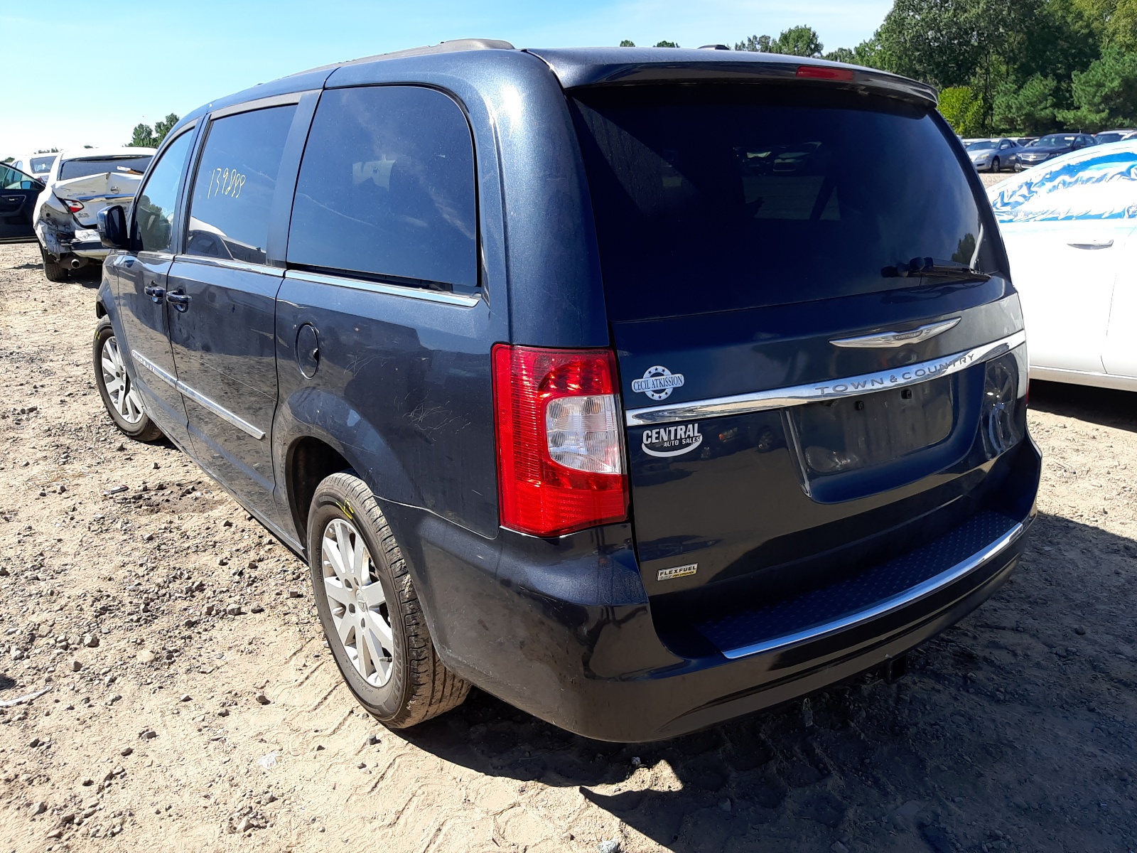 Photo 3 from auction – 2014 CHRYSLER TOWN & COU with VIN 2C4RC1BG7ER440437