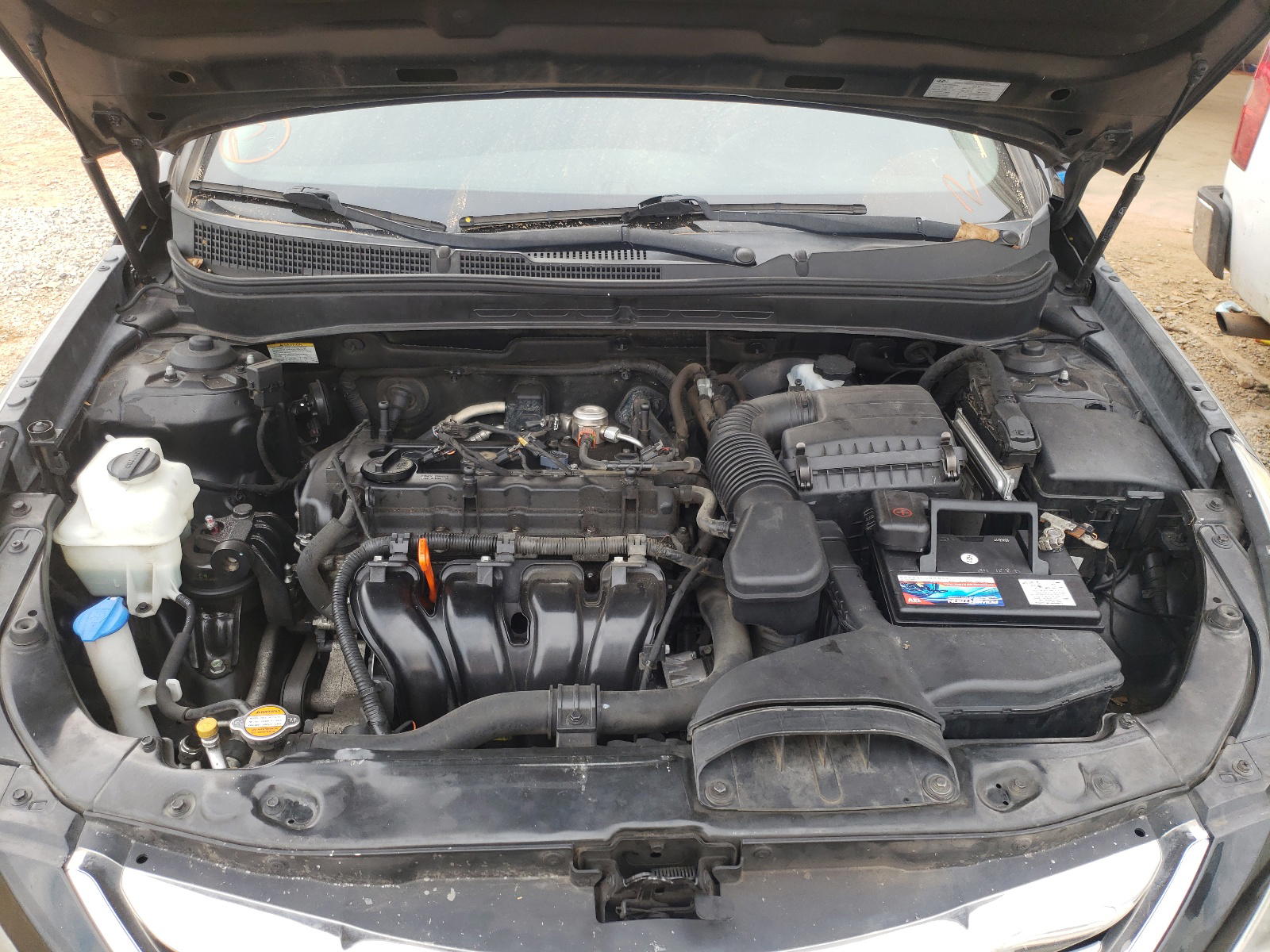 Photo 7 from auction – 2012 HYUNDAI SONATA SE with VIN 5NPEC4AC8CH388597