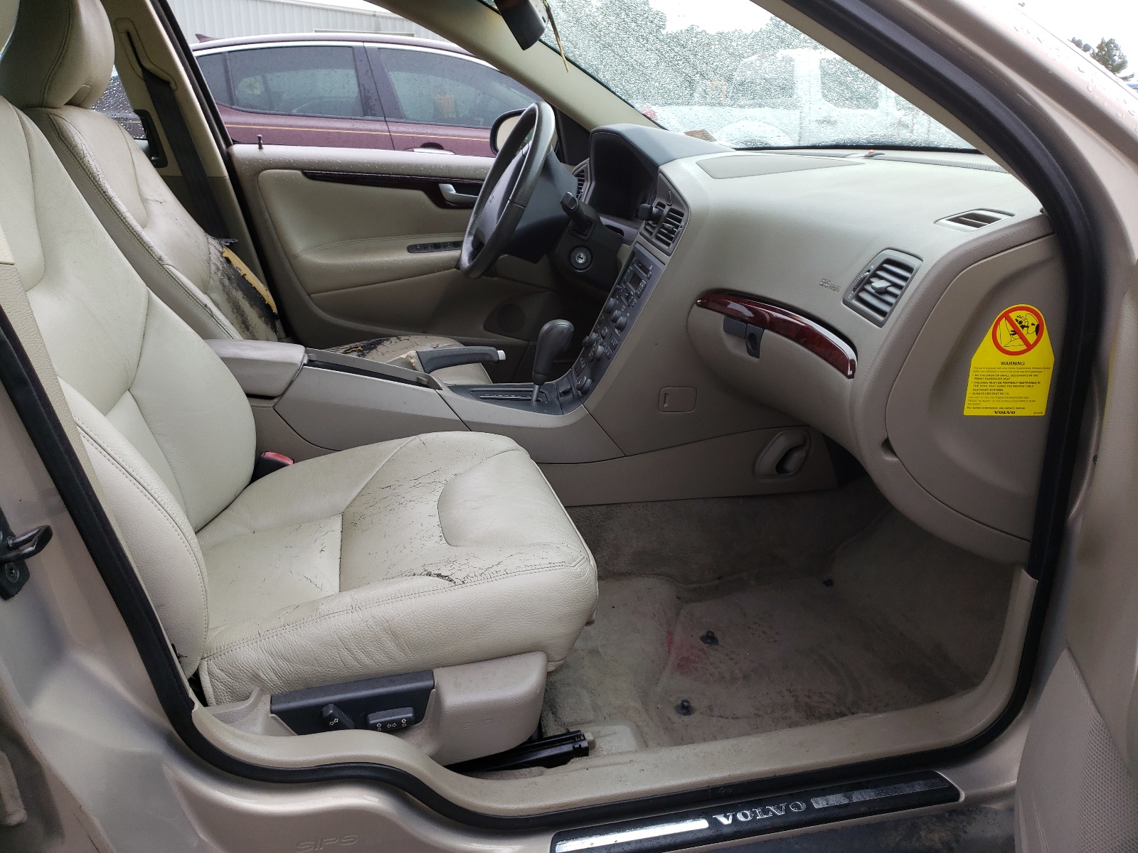 Photo 5 from auction – 2002 VOLVO S60 2.4T with VIN YV1RS58D822184126