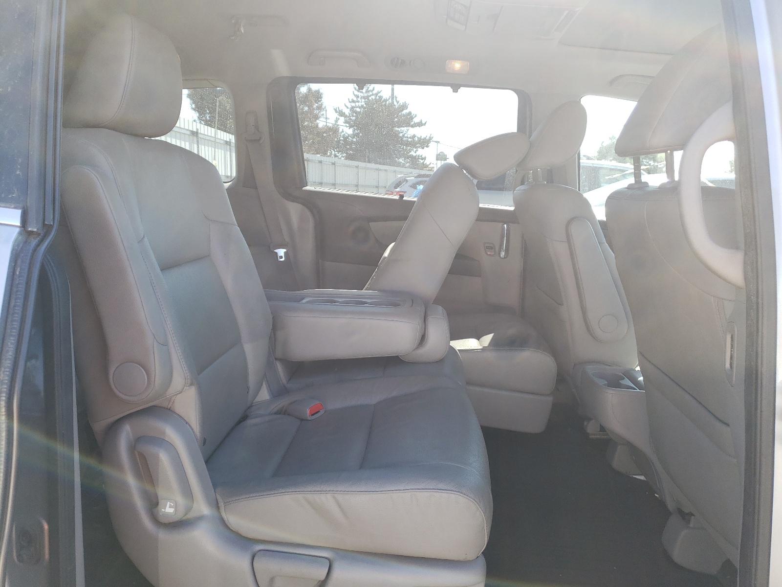 Photo 6 from auction – 2016 HONDA ODYSSEY EX with VIN 5FNRL5H60GB136175
