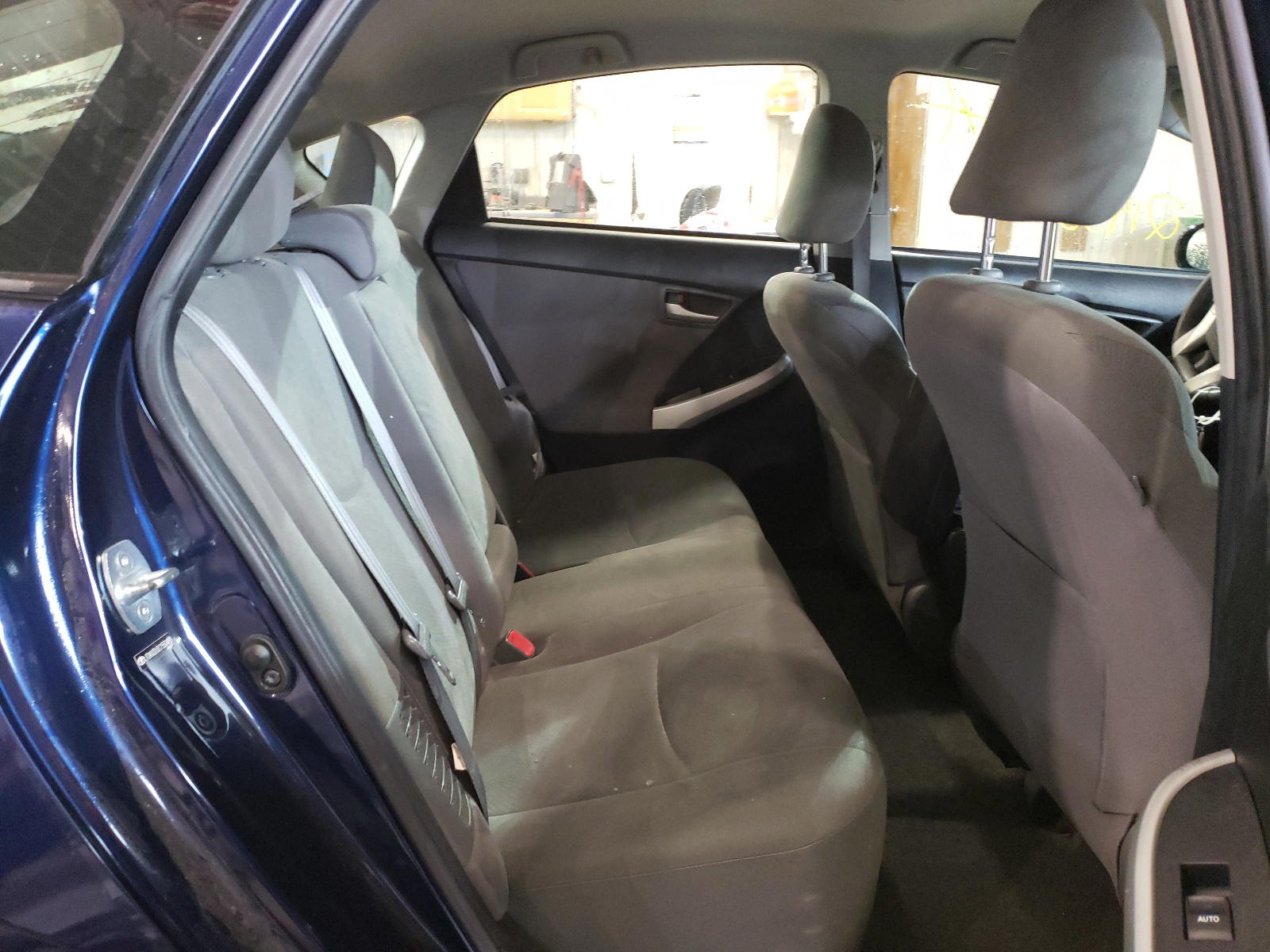 Photo 6 from auction – 2012 TOYOTA PRIUS with VIN JTDKN3DU0C1550483