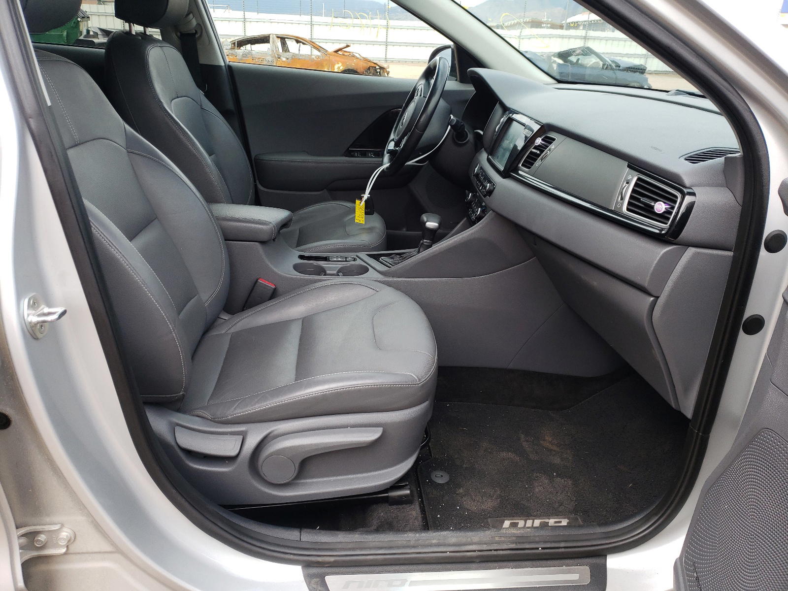 Photo 5 from auction – 2018 KIA NIRO TOURI with VIN KNDCE3LC2J5143316