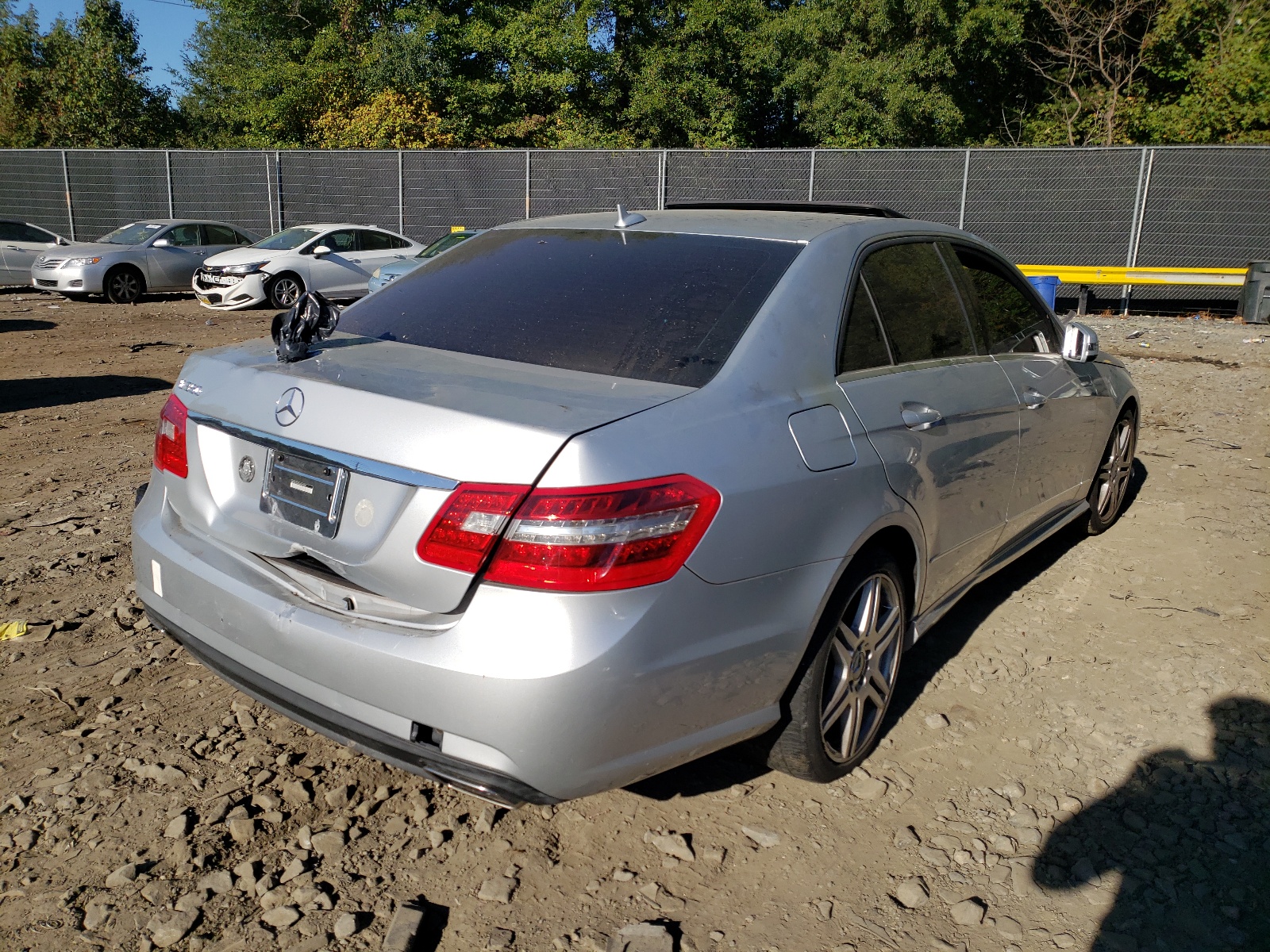 Photo 4 from auction – 2010 MERCEDES-BENZ E 350 with VIN WDDHF5GB2AA032259