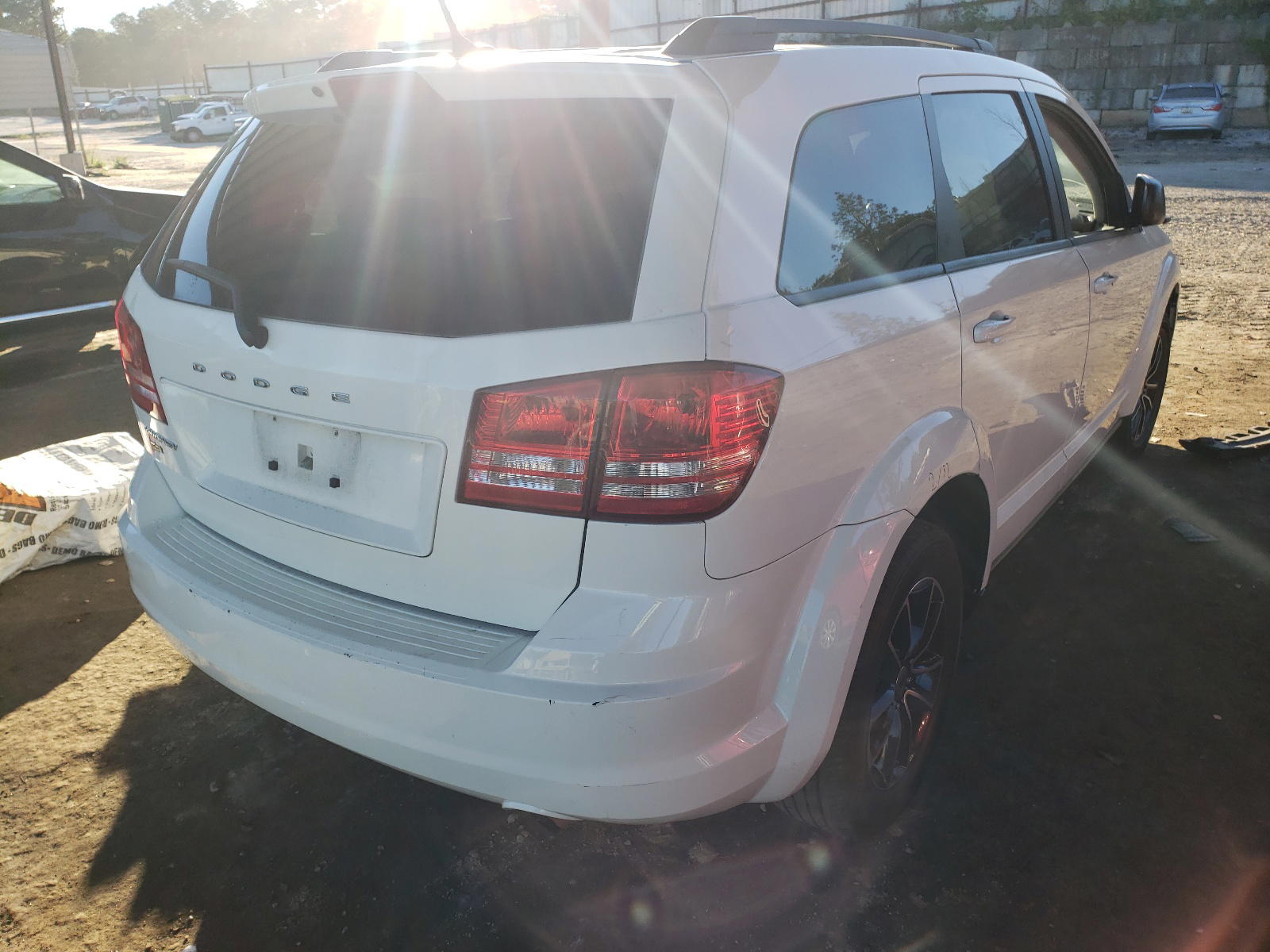 Photo 4 from auction – 2018 DODGE JOURNEY SE with VIN 3C4PDCAB7JT309800