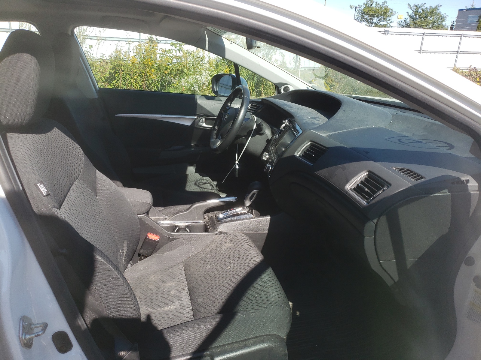 Photo 19 from auction – 2015 HONDA CIVIC LX with VIN 2HGFB2F52FH028438