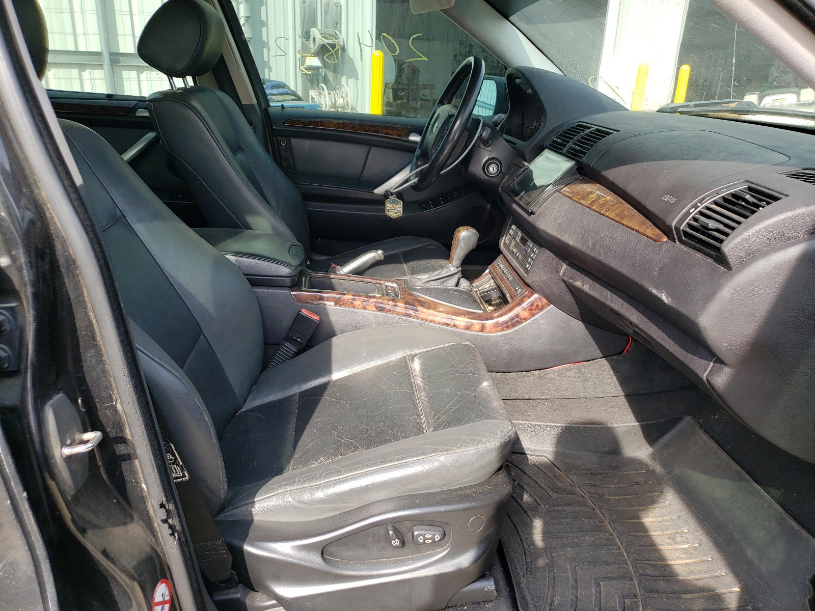 Photo 5 from auction – 2002 BMW X5 3.0I with VIN 5UXFA53582LP46580