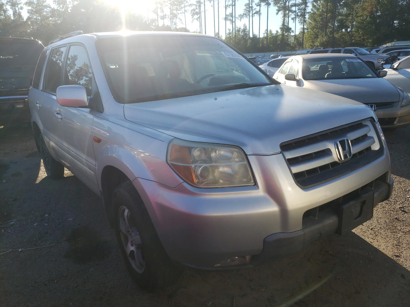 HONDA PILOT EXL 2008 with VIN 5FNYF285X8B023957 - Photo from auction