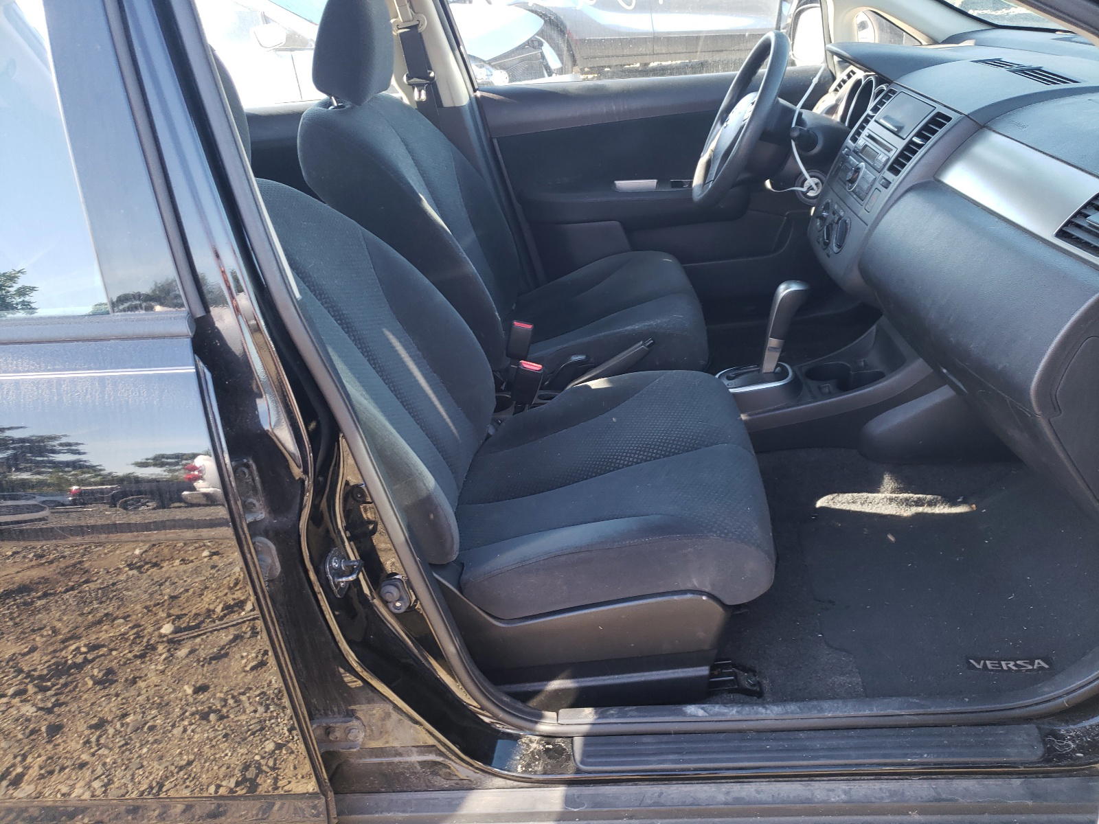 Photo 5 from auction – 2011 NISSAN VERSA S with VIN 3N1BC1CP6BL448802
