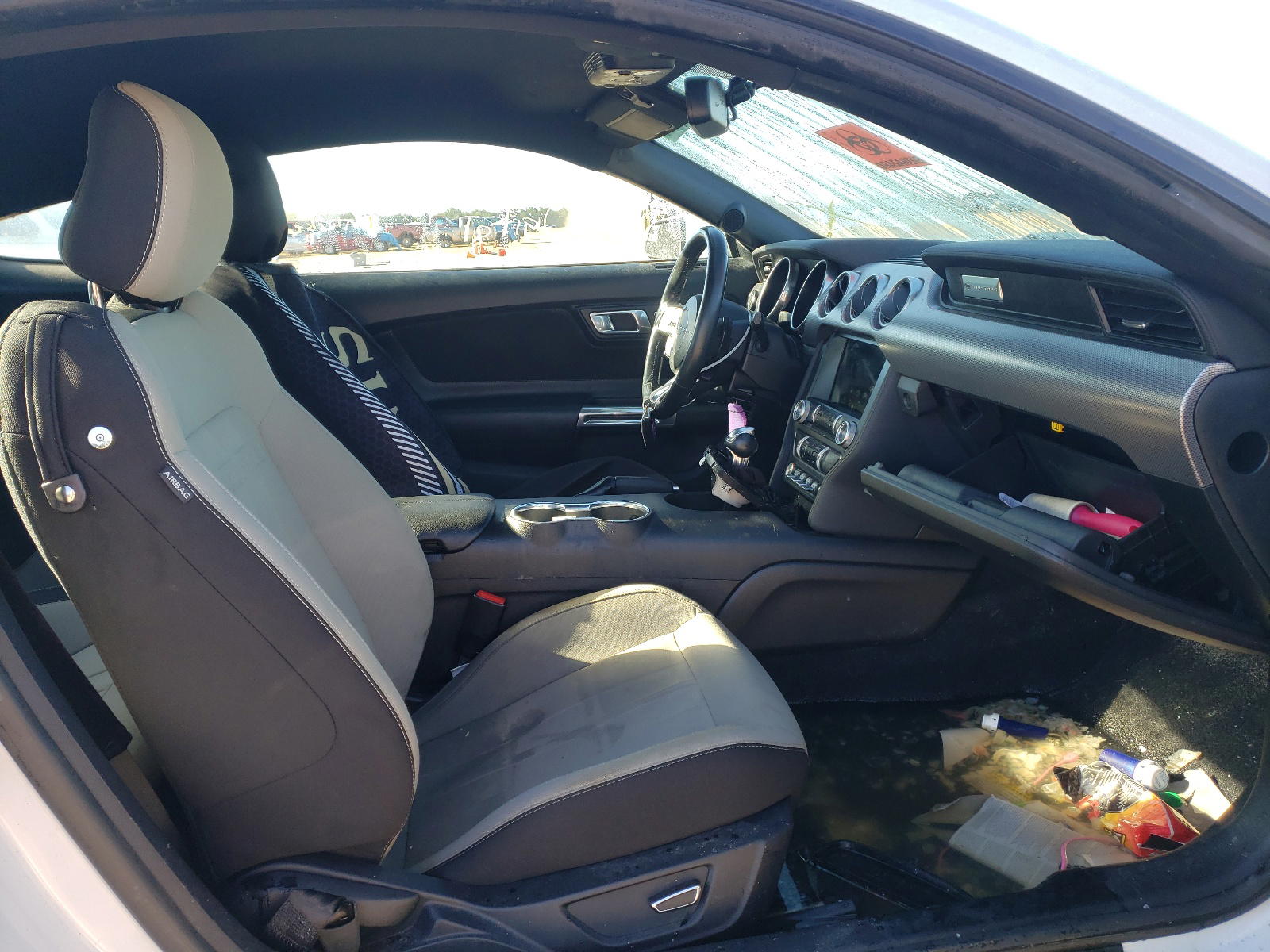 Photo 5 from auction – 2018 FORD MUSTANG with VIN 1FA6P8TH7J5161977
