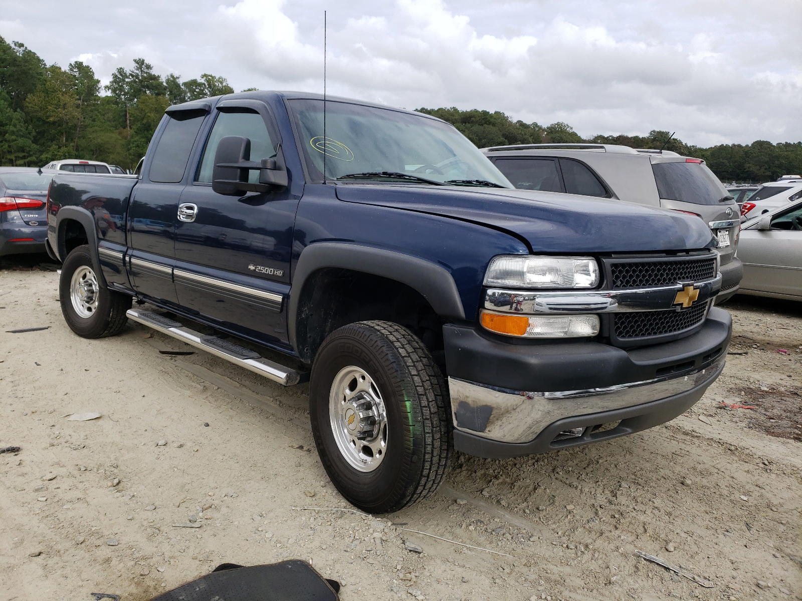 CHEVROLET SILVERADO 2001 with VIN 1GCHC29U61E235549 - Photo from auction