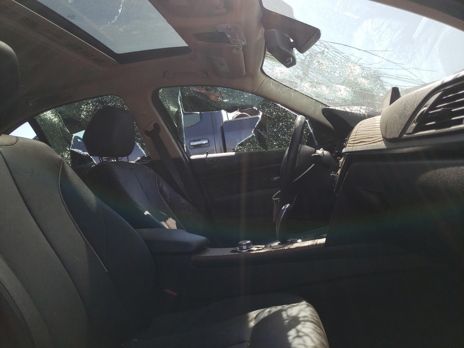 Photo 5 from auction – 2013 BMW 335 XI with VIN WBA3B9C53DF586552