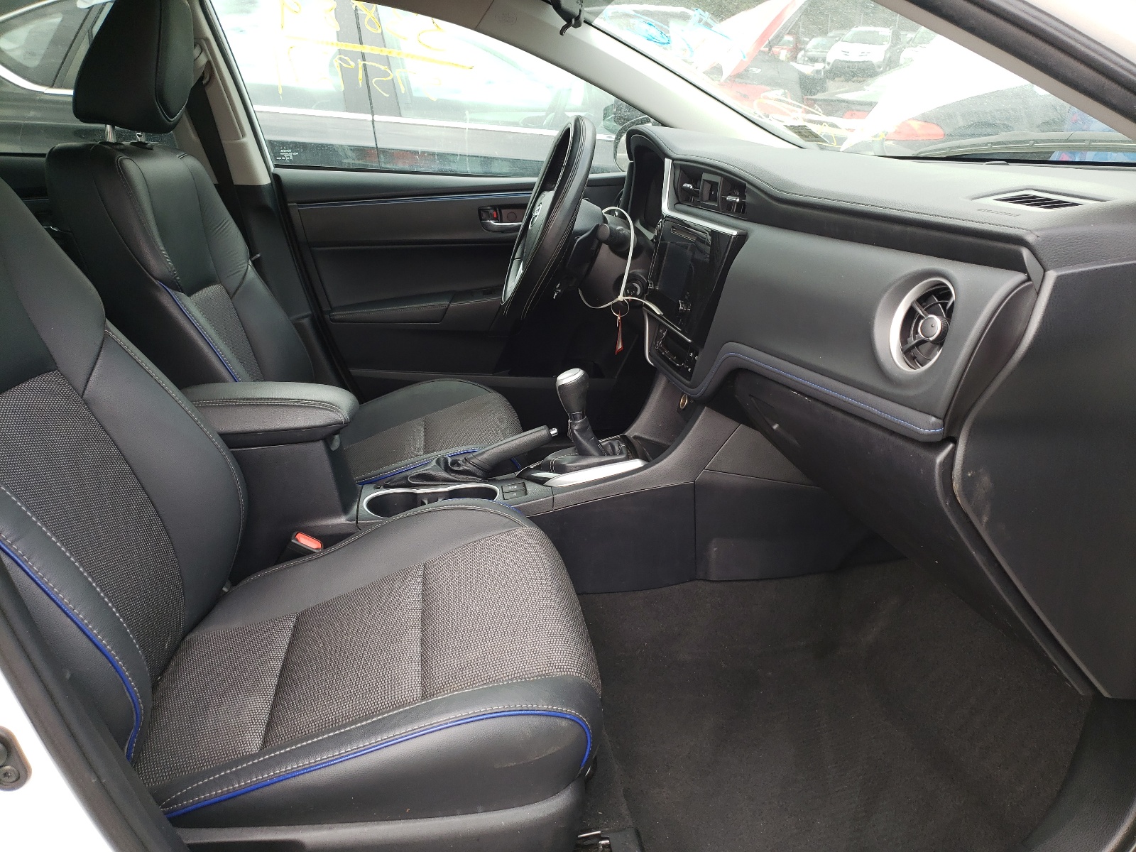 Photo 5 from auction – 2019 TOYOTA COROLLA L with VIN 2T1BURHE4KC128493