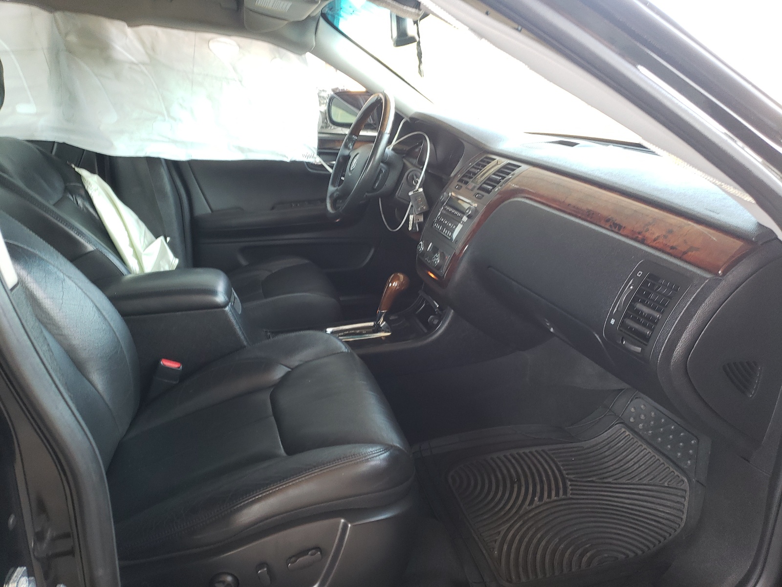 Photo 5 from auction – 2011 CADILLAC DTS LUXURY with VIN 1G6KD5E63BU111440
