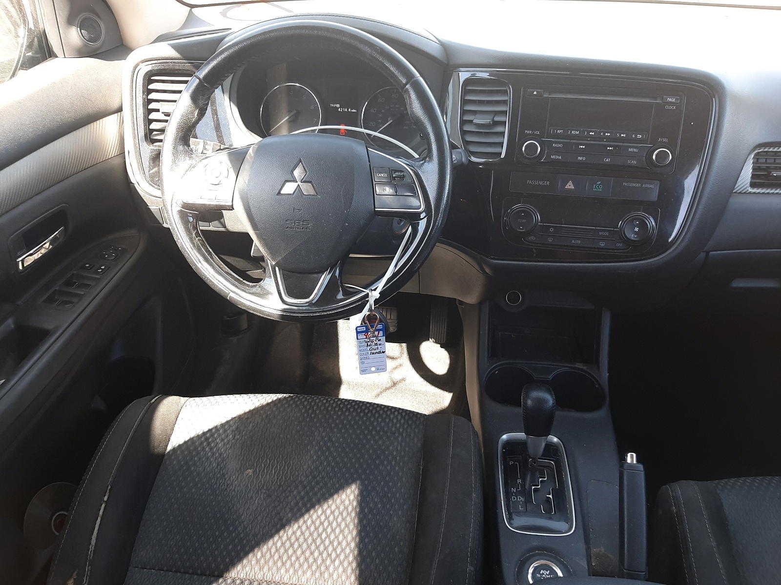 Photo 9 from auction – 2016 MITSUBISHI OUTLANDER with VIN JA4AZ3A35GZ041793