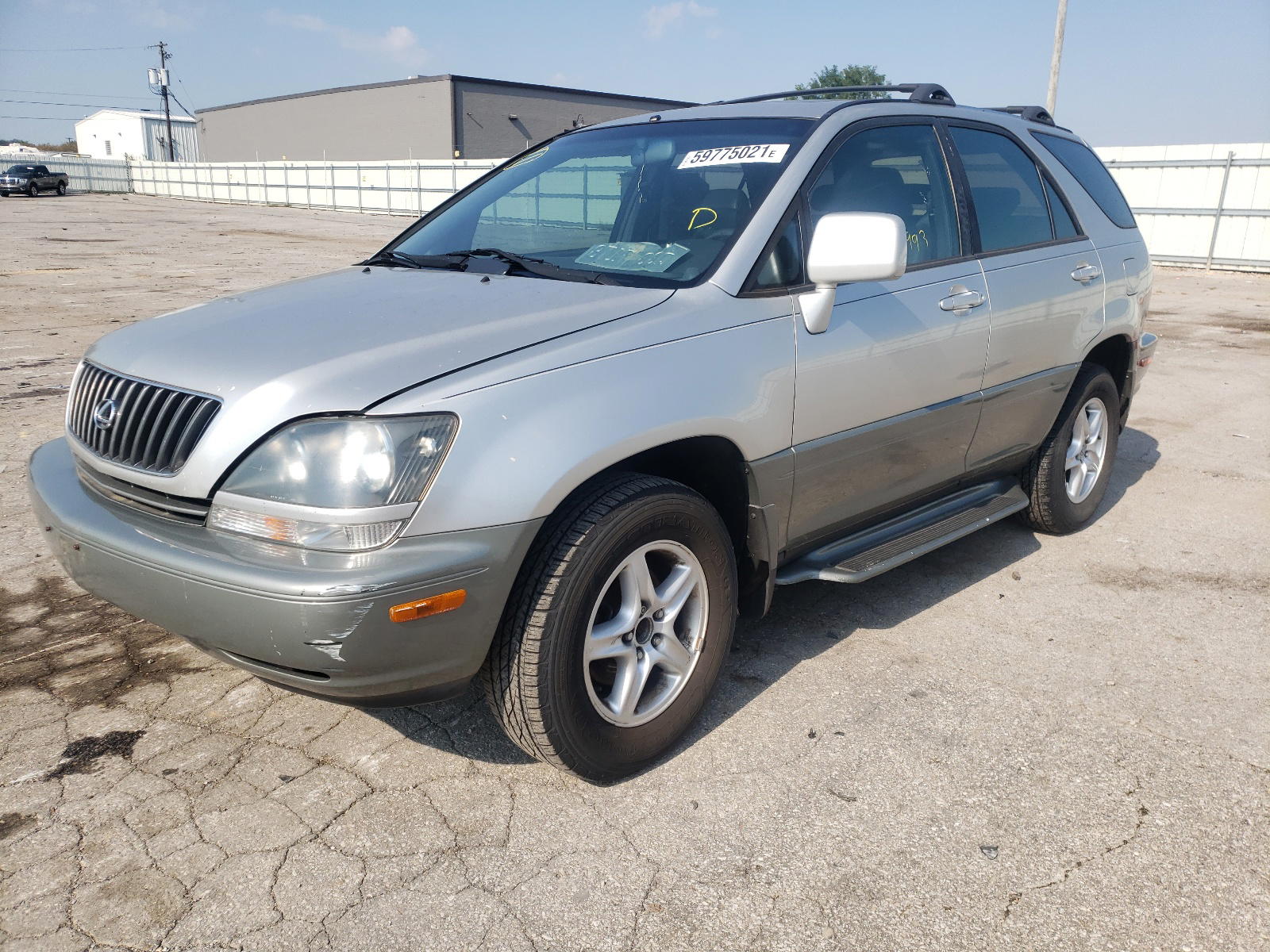 Photo 2 from auction – 2000 LEXUS RX 300 with VIN JT6GF10U7Y0047566