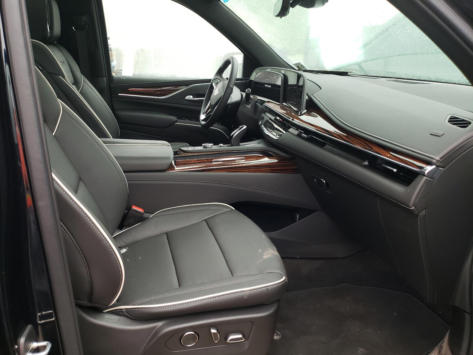 Photo 5 from auction – 2021 CADILLAC ESCALADE E with VIN 1GYS4KKL2MR403117