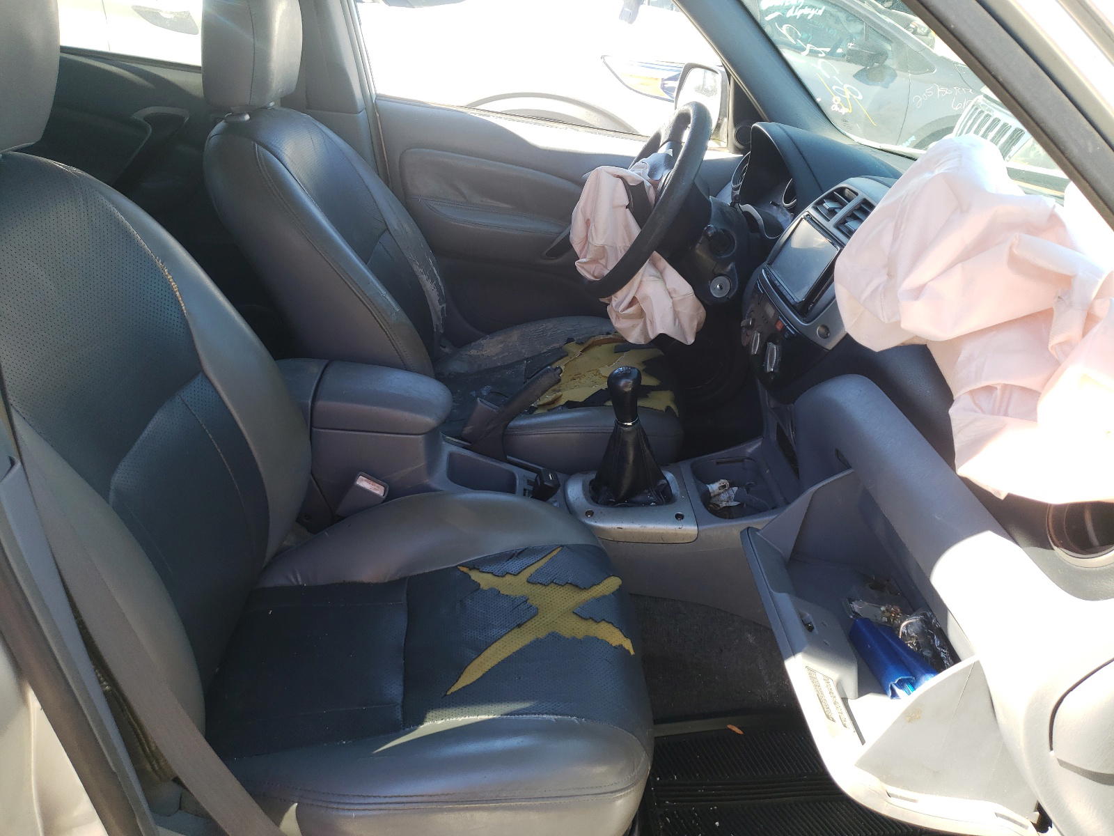 Photo 5 from auction – 2001 TOYOTA RAV4 with VIN JTEGH20V010019465
