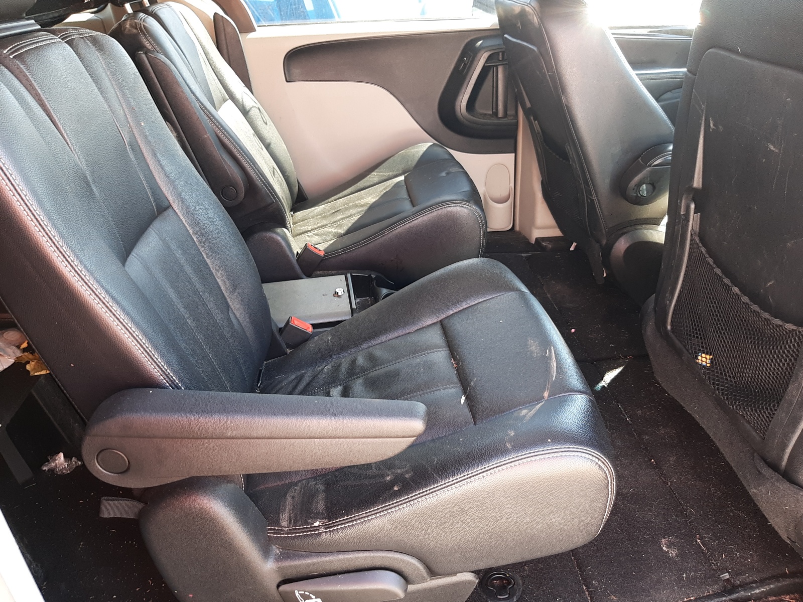 Photo 6 from auction – 2014 CHRYSLER TOWN & COU with VIN 2C4RC1BG7ER440437