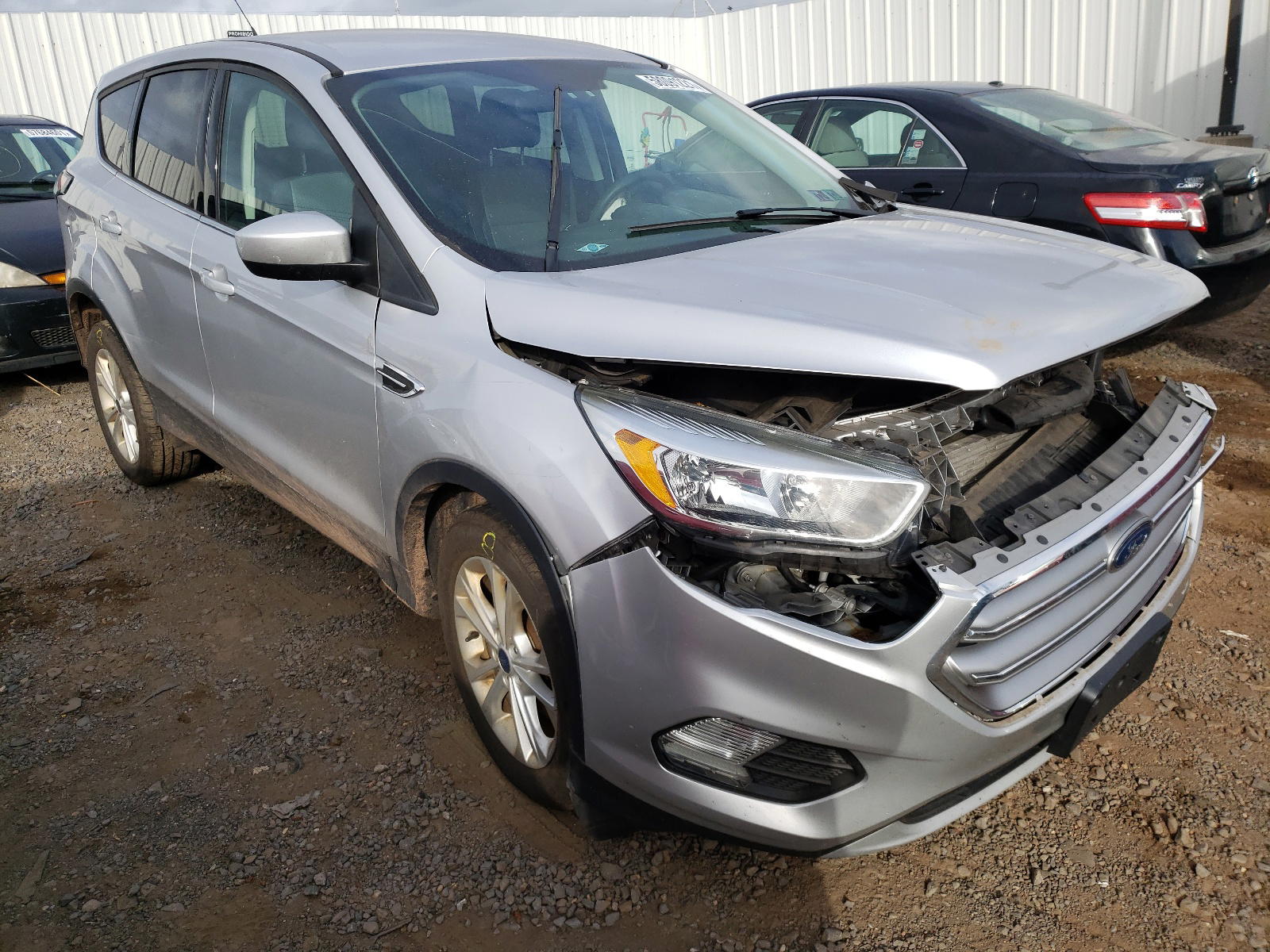 FORD ESCAPE SE 2017 with VIN 1FMCU9GD1HUC04207 - Photo from auction