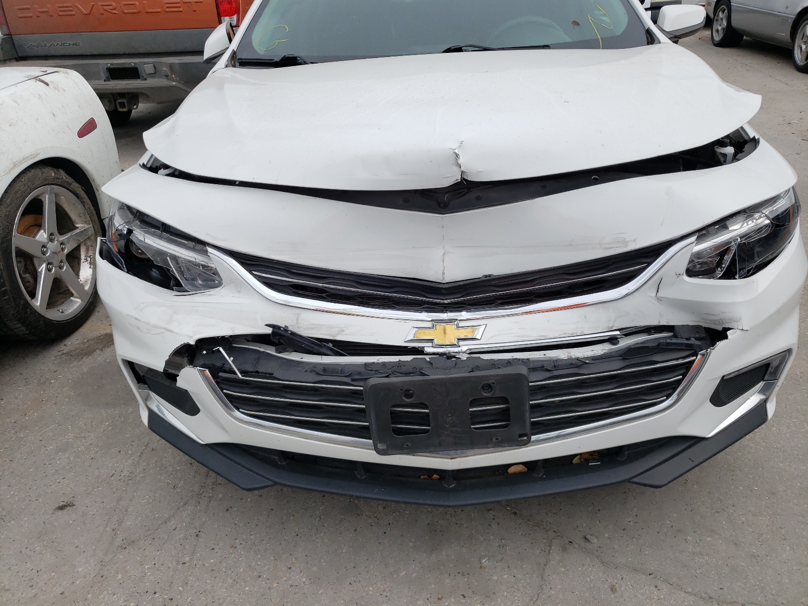 Photo 12 from auction – 2018 CHEVROLET MALIBU LT with VIN 1G1ZD5ST2JF222501