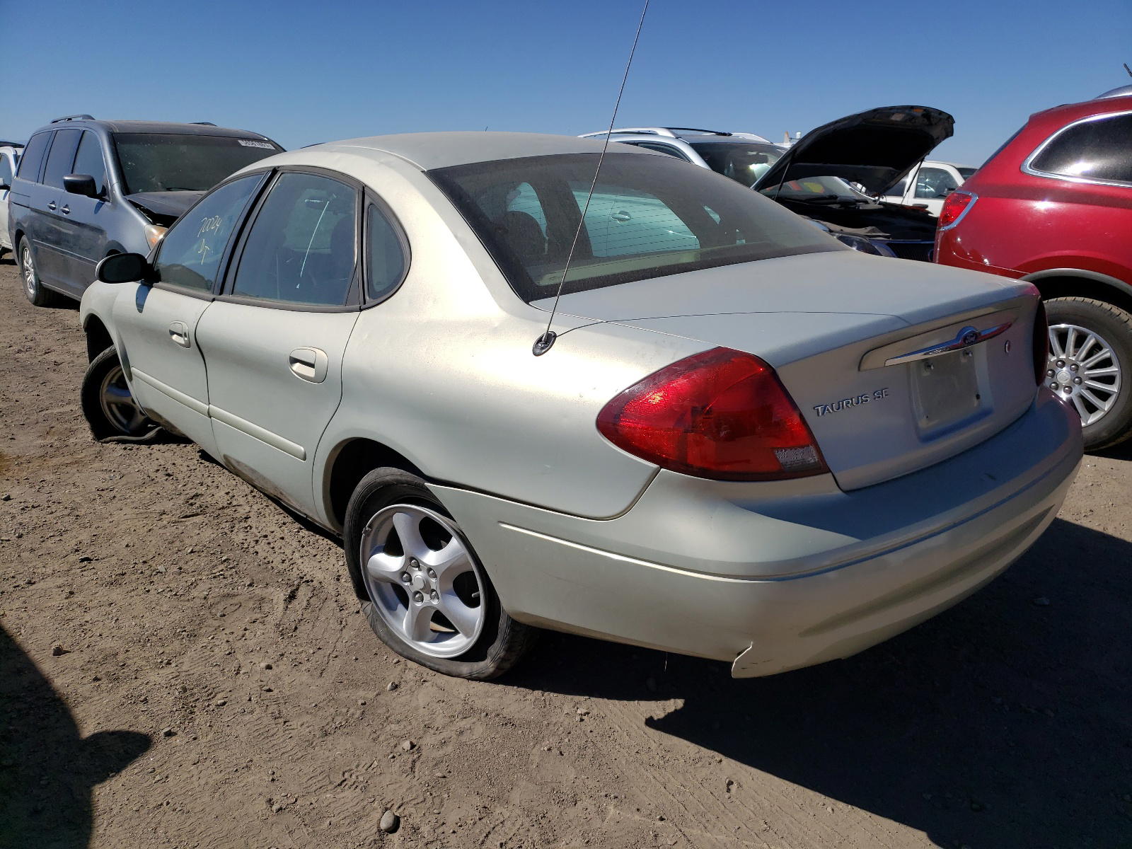 Photo 3 from auction – 2003 FORD TAURUS SE with VIN 1FAFP53283G182760