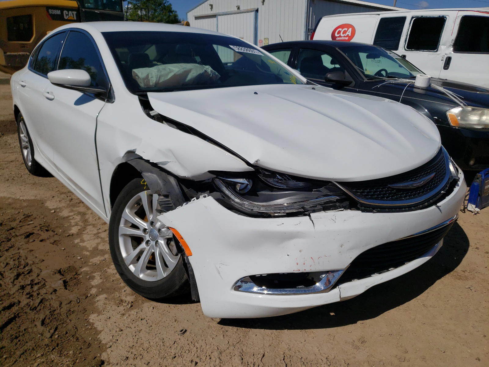 CHRYSLER 200 LIMITE 2015 with VIN 1C3CCCAB6FN640266 - Photo from auction