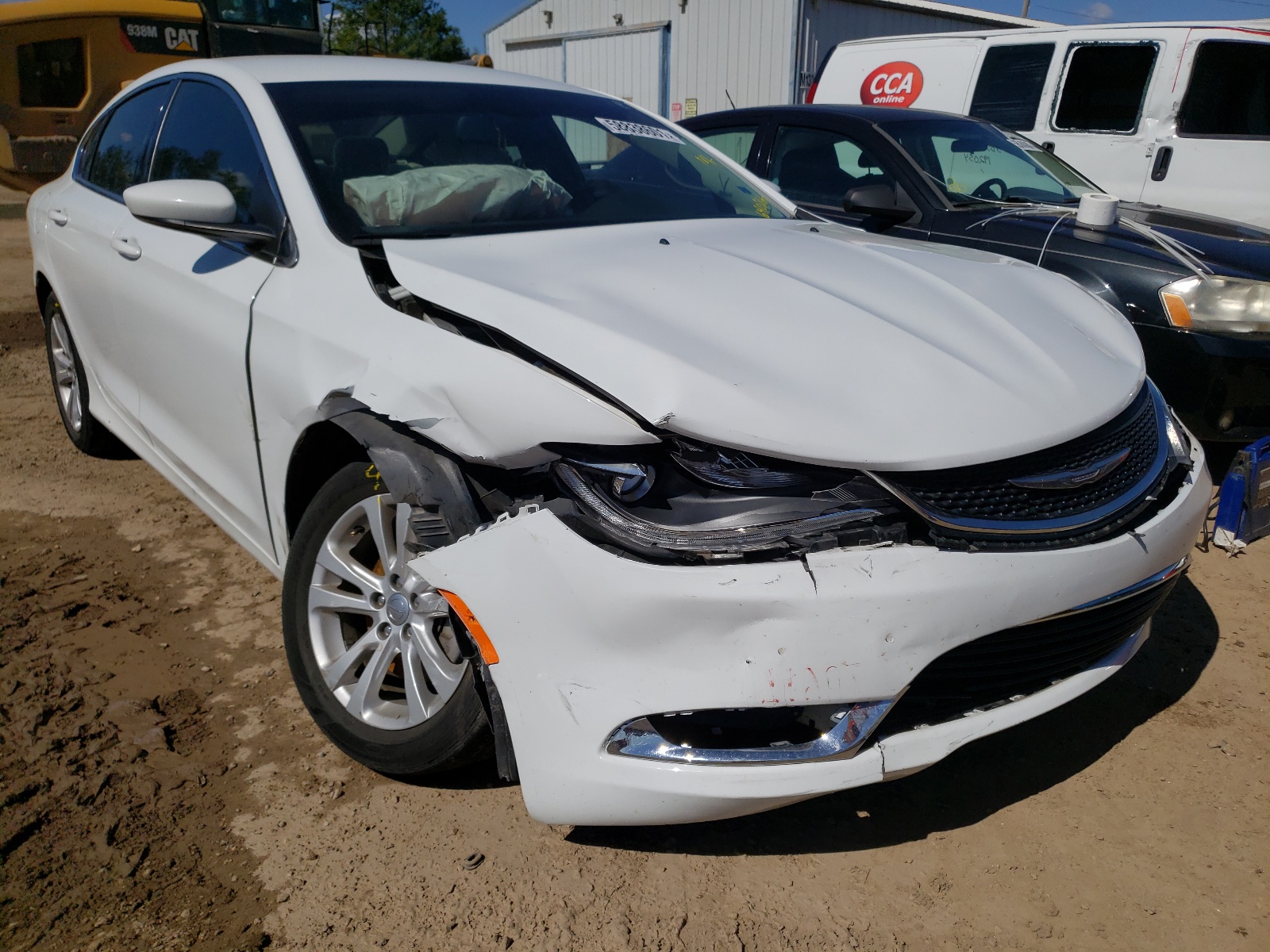 CHRYSLER 200 LIMITE 2015 con VIN 1C3CCCAB6FN640266 - Foto de la subasta