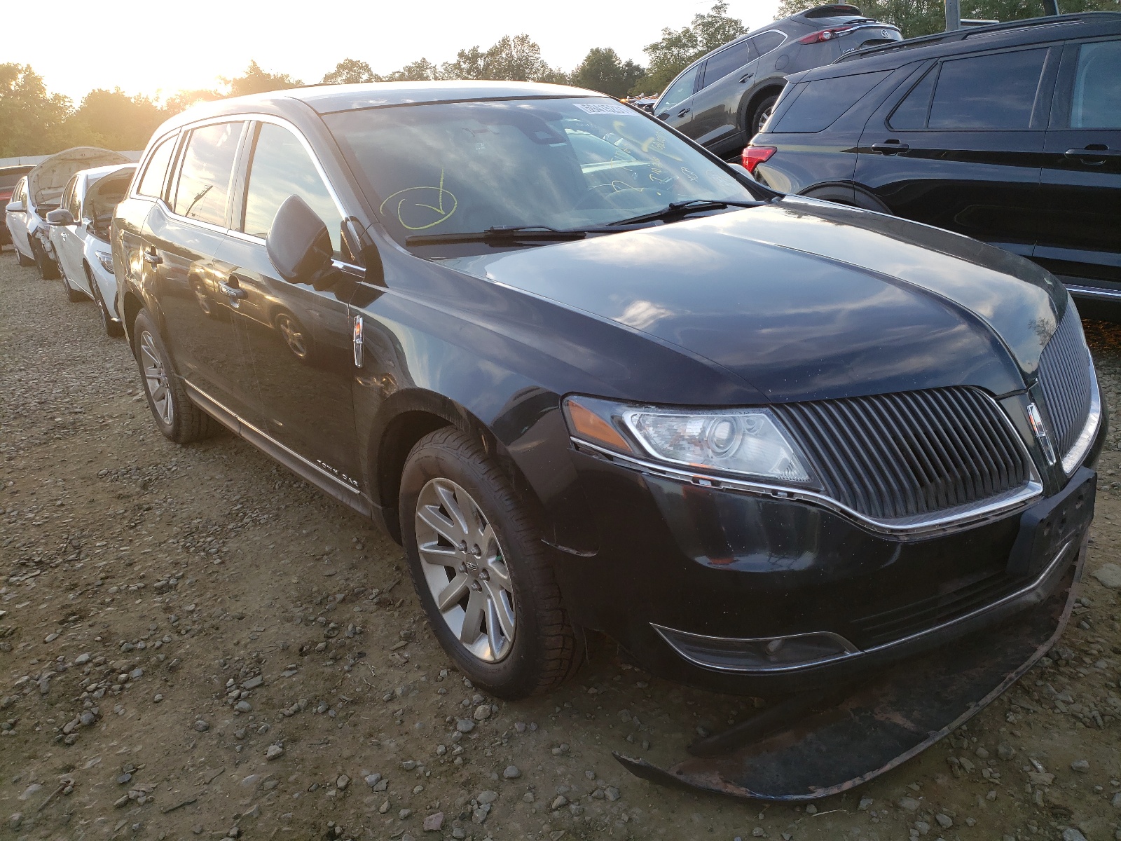 LINCOLN MKT 2016 with VIN 2LMHJ5NK0GBL00878 - Photo from auction