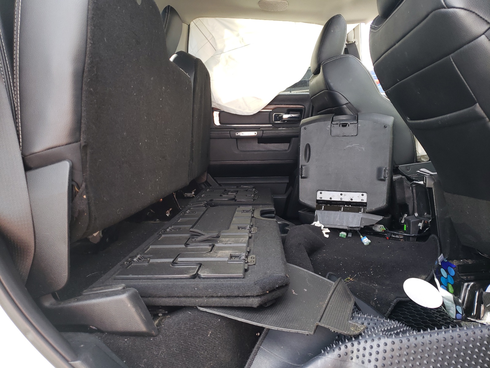 Photo 6 from auction – 2018 RAM 1500 LARAM with VIN 1C6RR7NM6JS279453