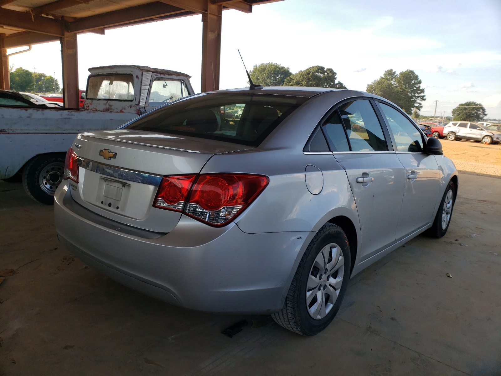 Photo 4 from auction – 2012 CHEVROLET CRUZE with VIN 1G1PC5SH3C7270401