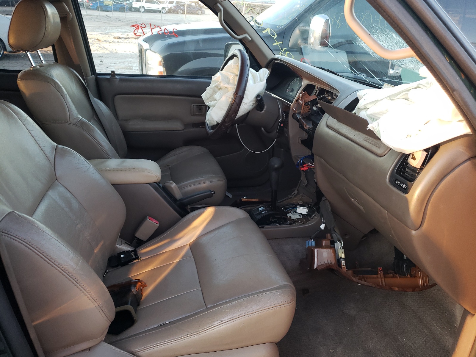 Photo 5 from auction – 2000 TOYOTA 4RUNNER LI with VIN JT3GN87R9Y0177780