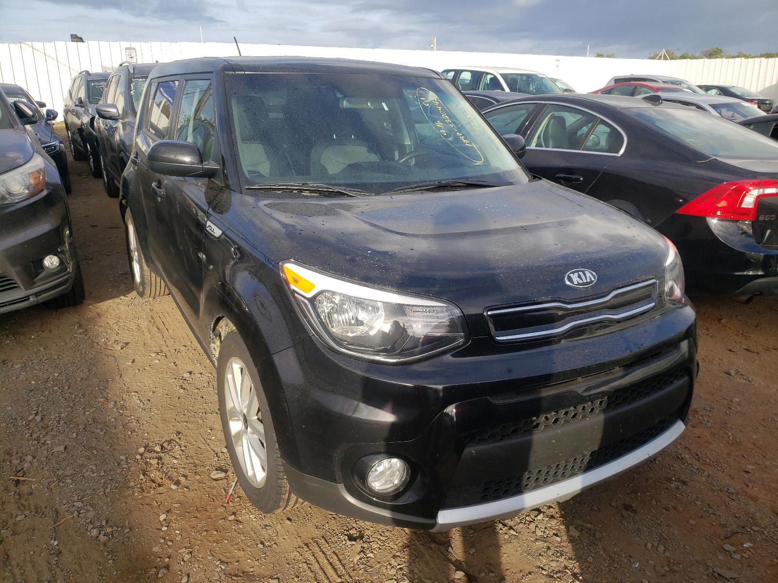 KIA SOUL + 2018 with VIN KNDJP3A57J7572557 - Photo from auction