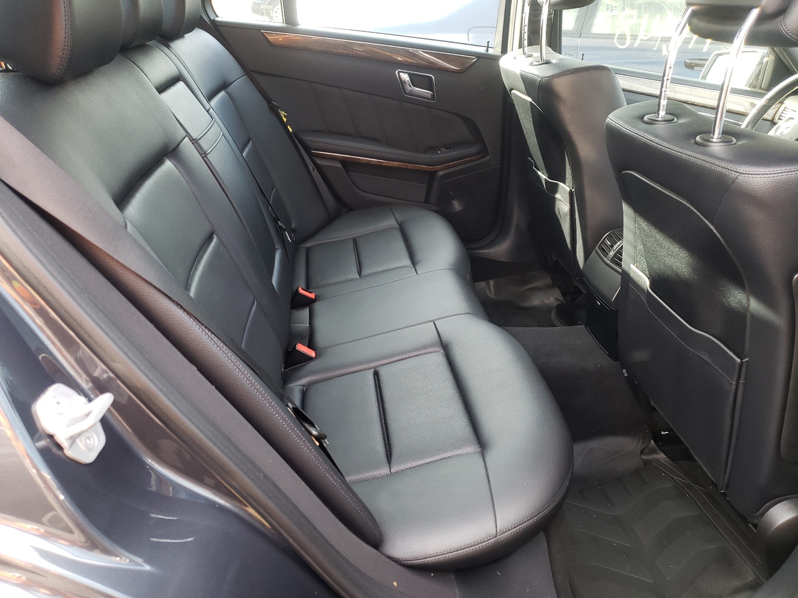 Photo 6 from auction – 2011 MERCEDES-BENZ E 350 4MAT with VIN WDDHF8HB5BA362060