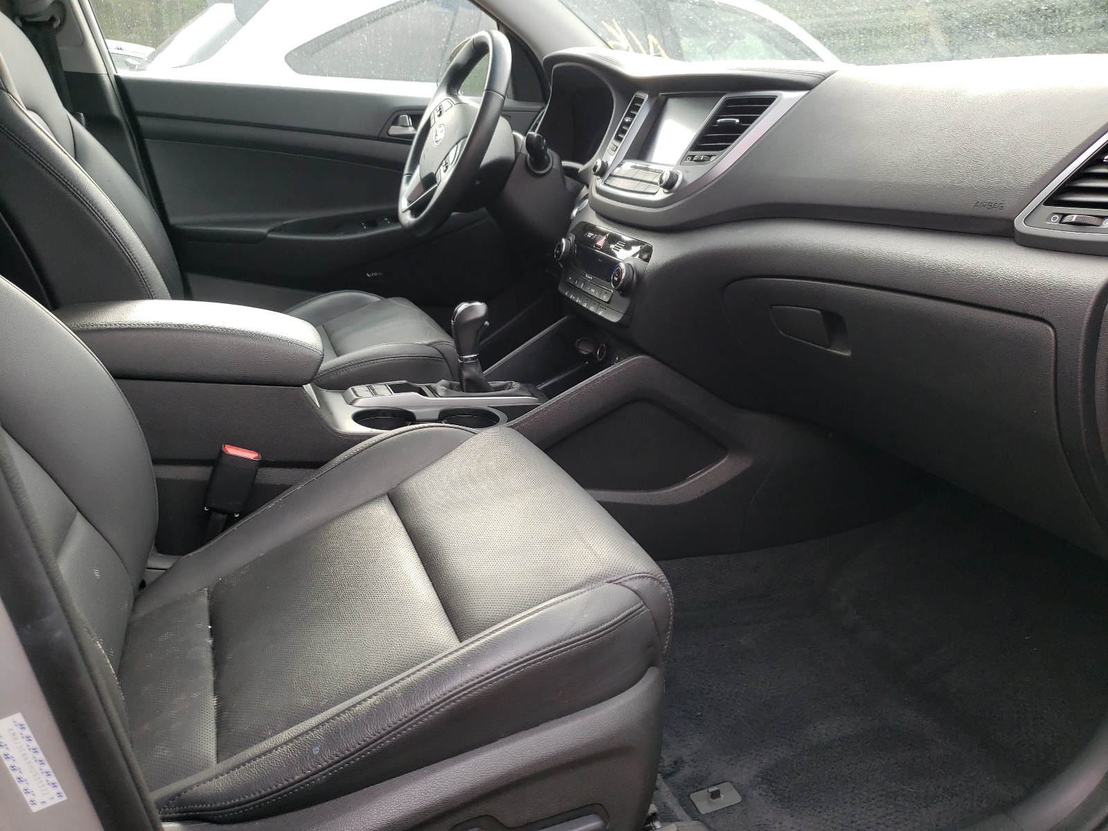 Photo 5 from auction – 2017 HYUNDAI TUCSON LIM with VIN KM8J3CA4XHU531172