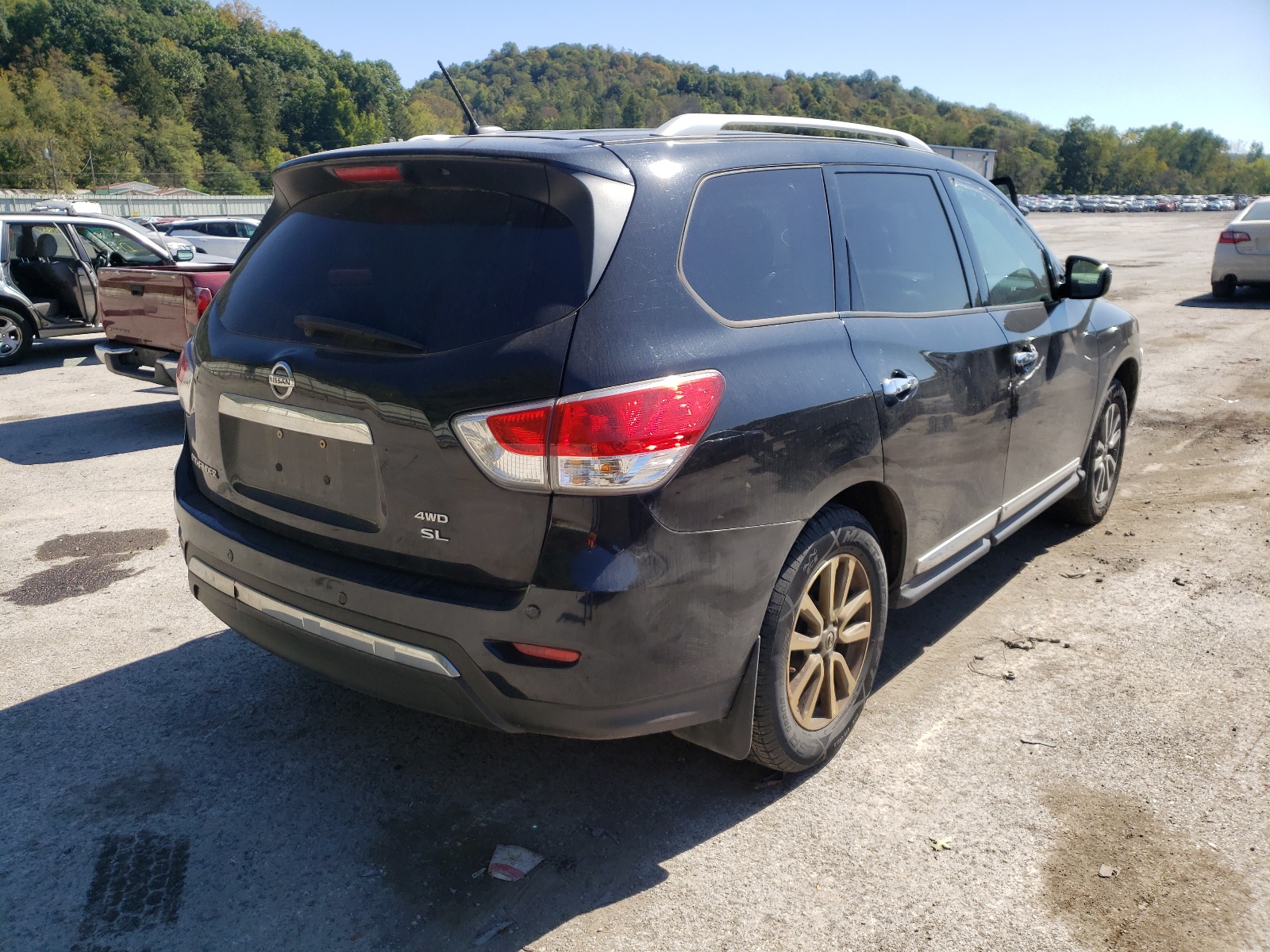 Photo 4 from auction – 2013 NISSAN PATHFINDER with VIN 5N1AR2MM0DC621337