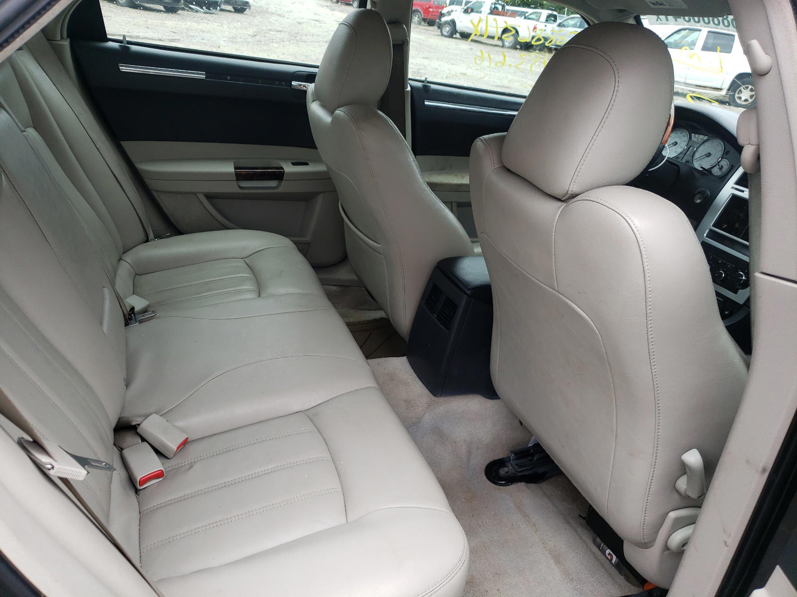Photo 6 from auction – 2005 CHRYSLER 300C with VIN 2C3JA63H95H620861