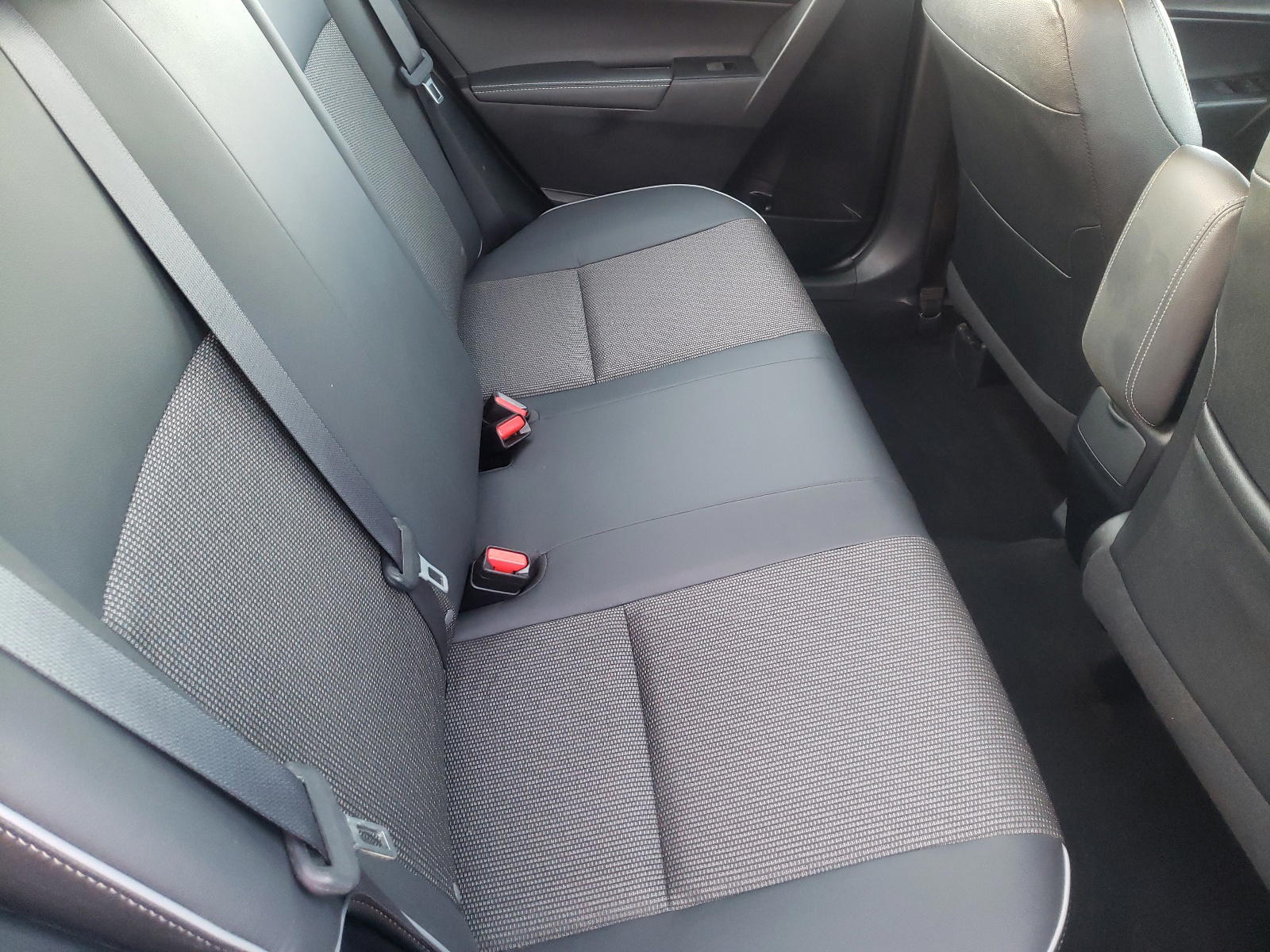 Photo 6 from auction – 2014 TOYOTA COROLLA L with VIN 2T1BURHEXEC125649