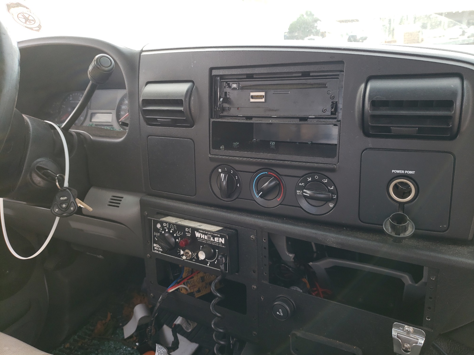 Photo 9 from auction – 2006 FORD F350 SUPER with VIN 1FTWW33P76ED27607