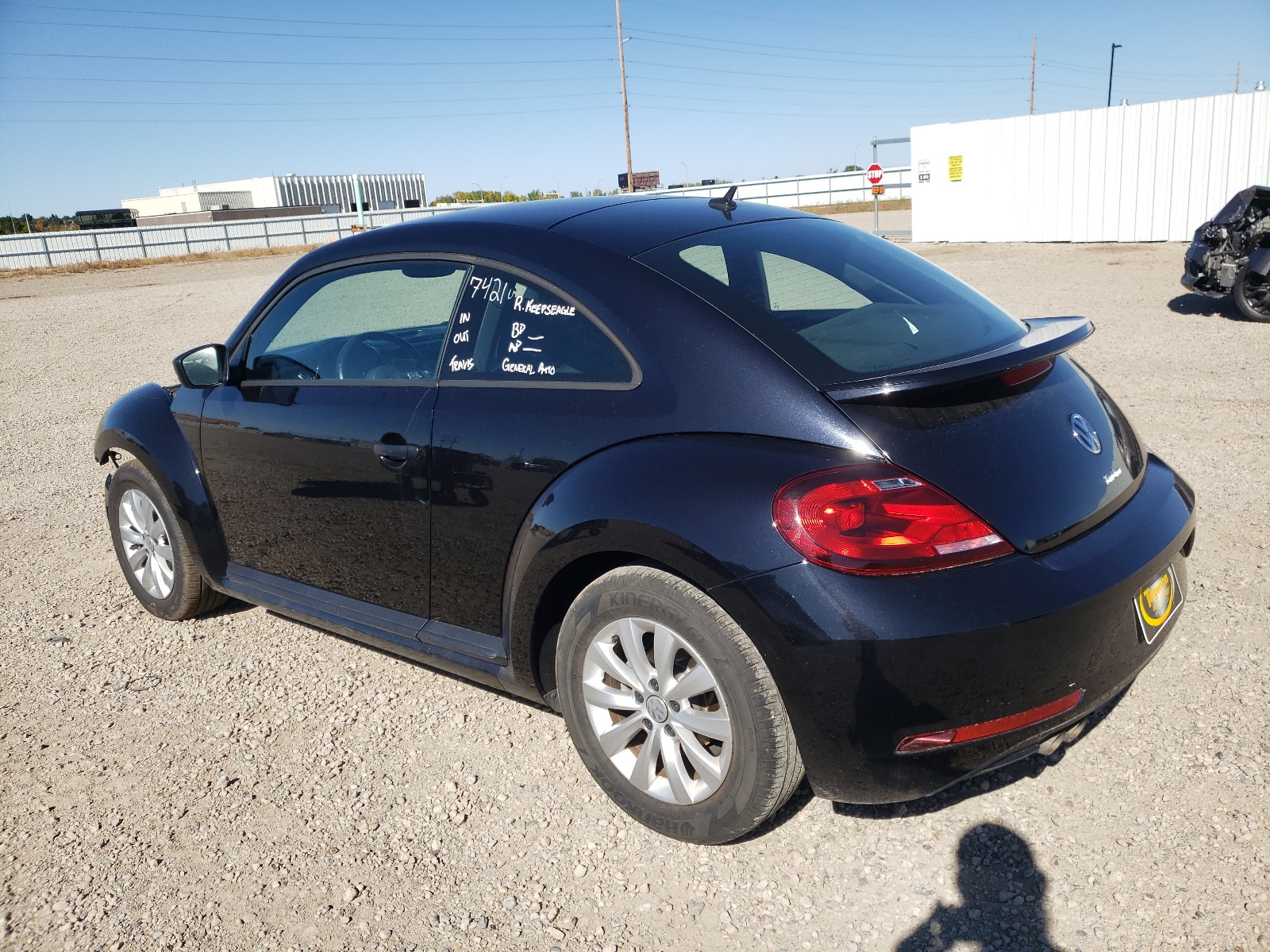 Photo 3 from auction – 2018 VOLKSWAGEN BEETLE S with VIN 3VWFD7AT2JM721061