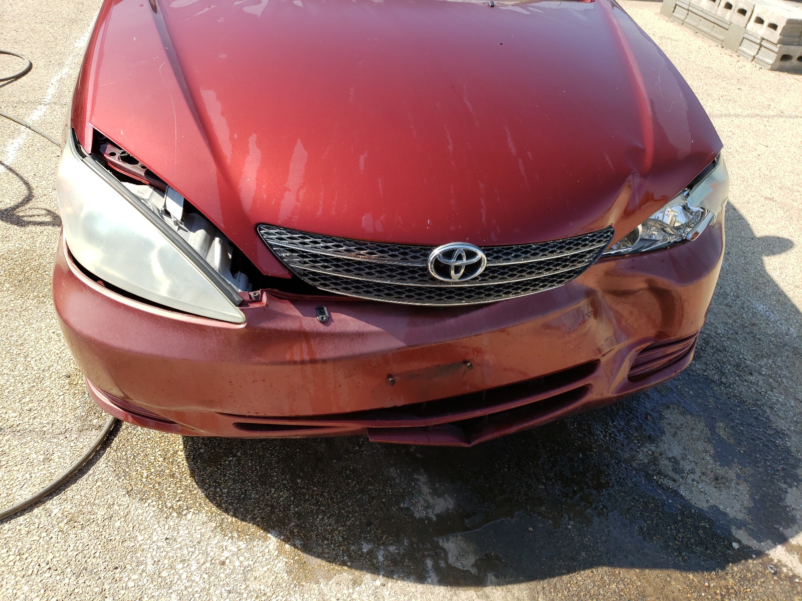 Photo 9 from auction – 2004 TOYOTA CAMRY LE with VIN 4T1BE32K04U369218