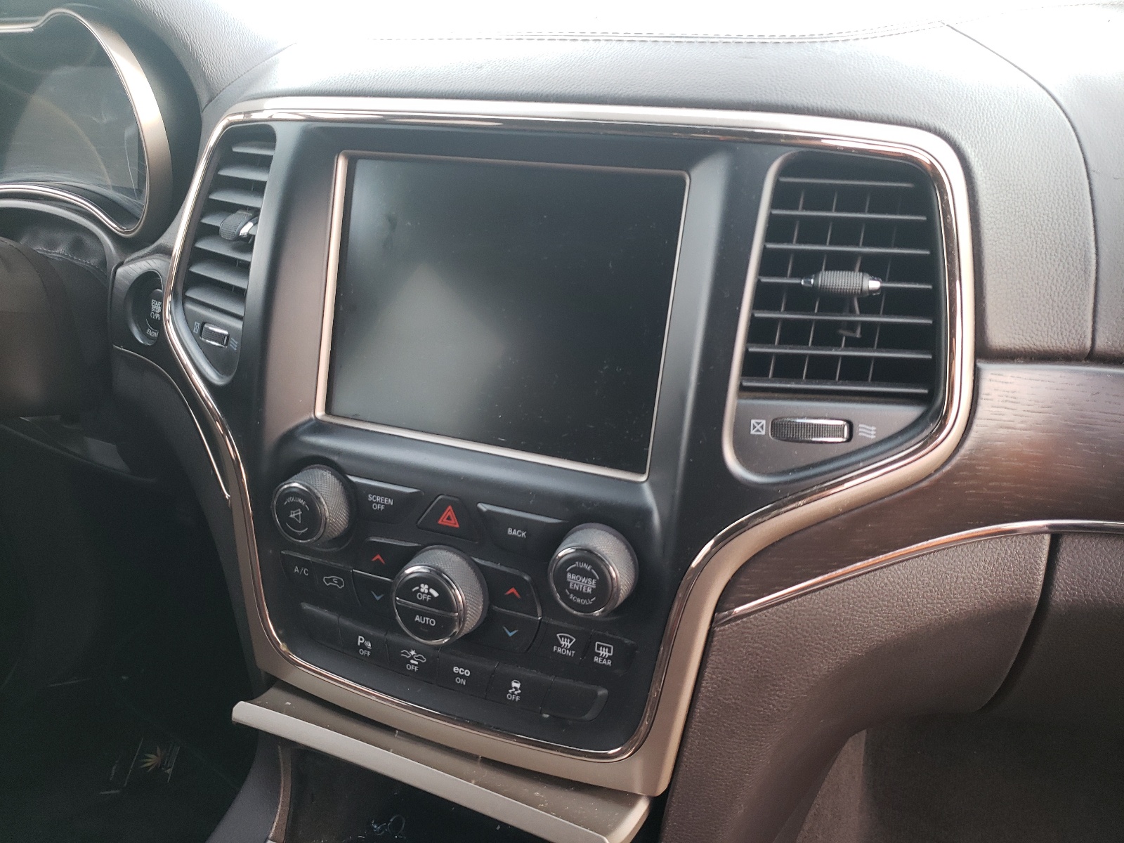 Photo 9 from auction – 2014 JEEP GRAND CHER with VIN 1C4RJFJG2EC338704